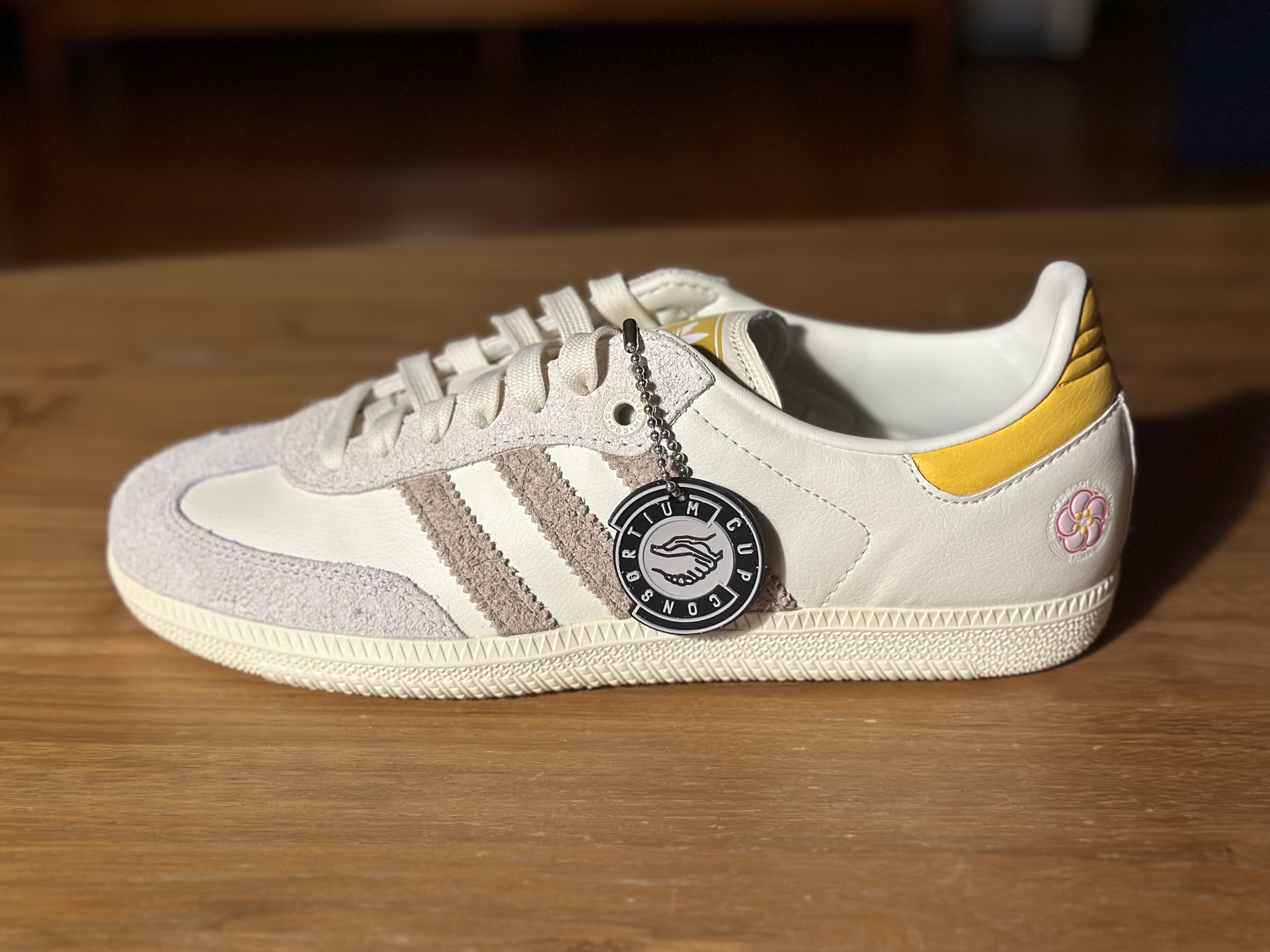 Adidas x Kasina Samba Consortium Cup Off White Trace Khaki 착용 스타일 - 4