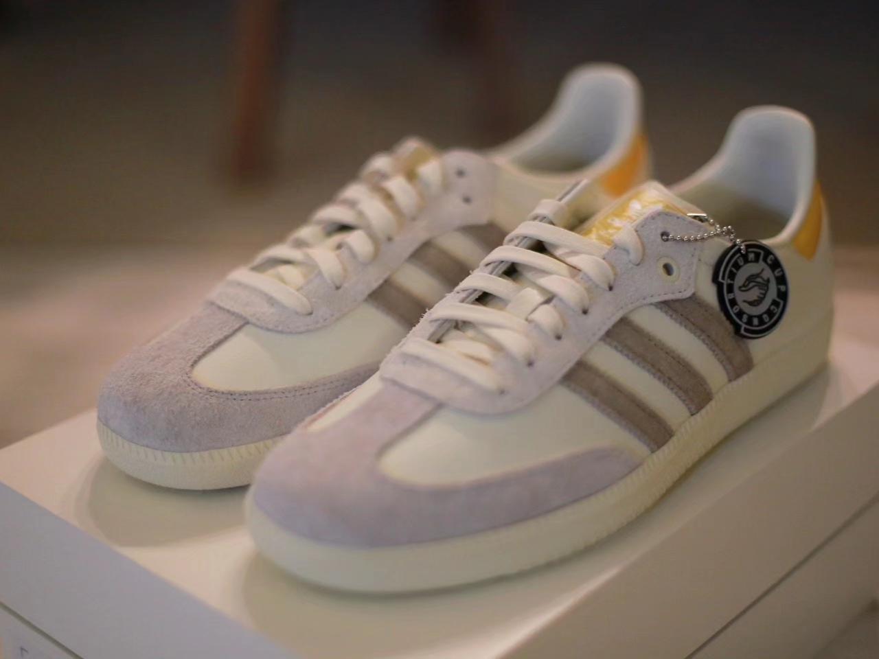 Adidas x Kasina Samba Consortium Cup Off White Trace Khaki 착용 스타일 - 2
