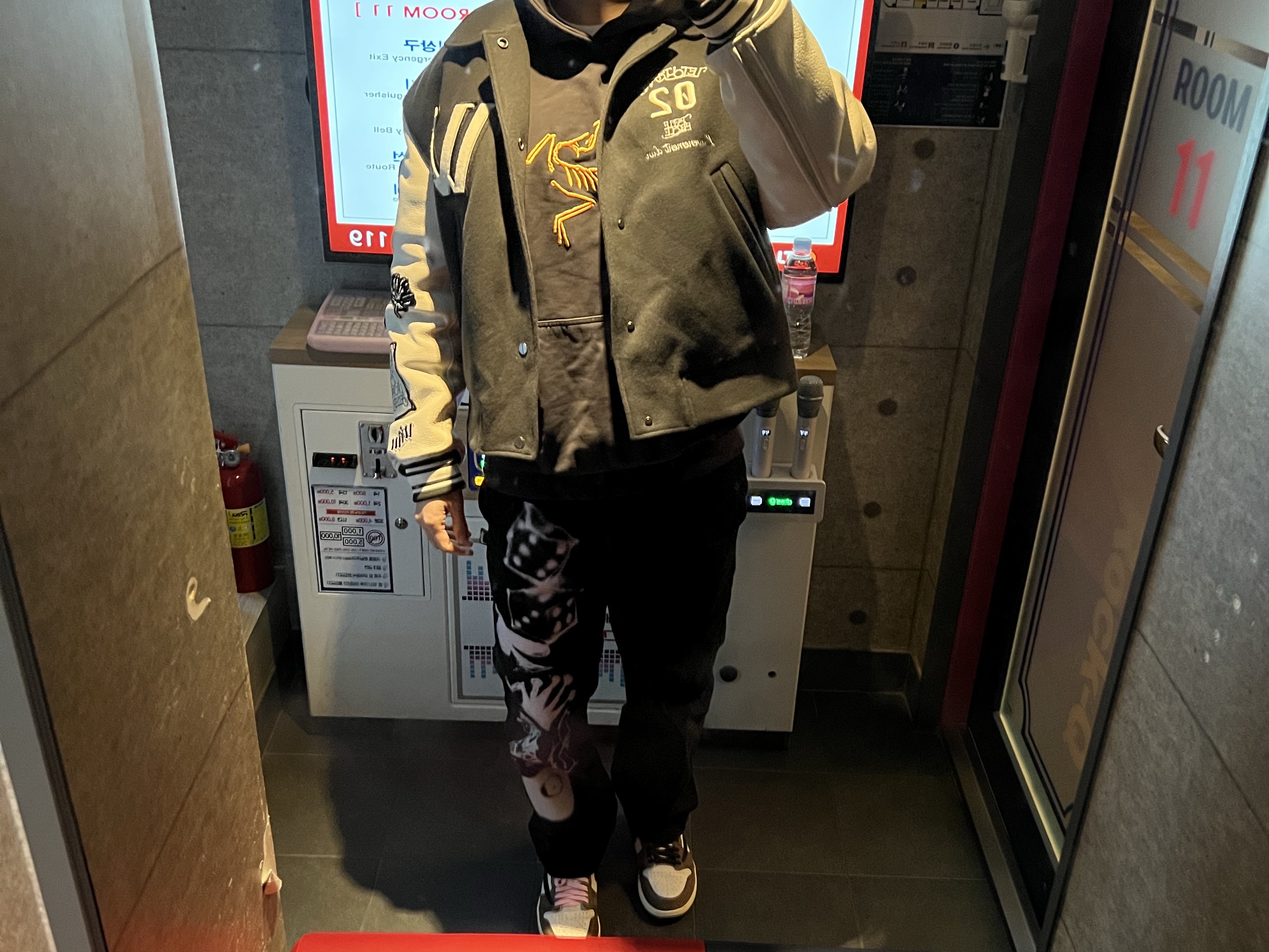 Wooyoungmi Varsity Jacket Grey - 22FW, Palace x Arc'teryx Hood Black - 20FW 착용 스타일