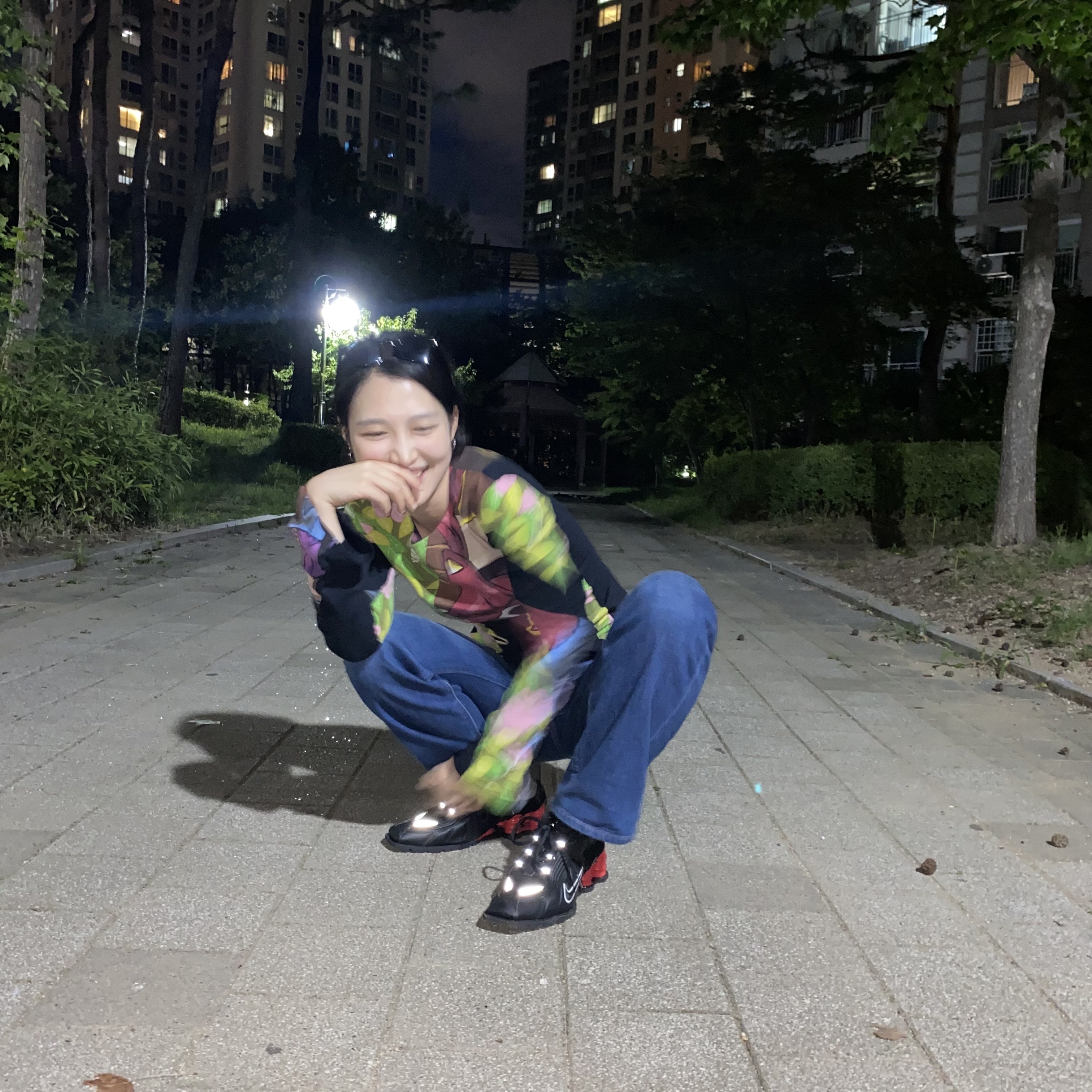 Nike x Martine Rose Shox MR4 Black 착용 스타일 - 2