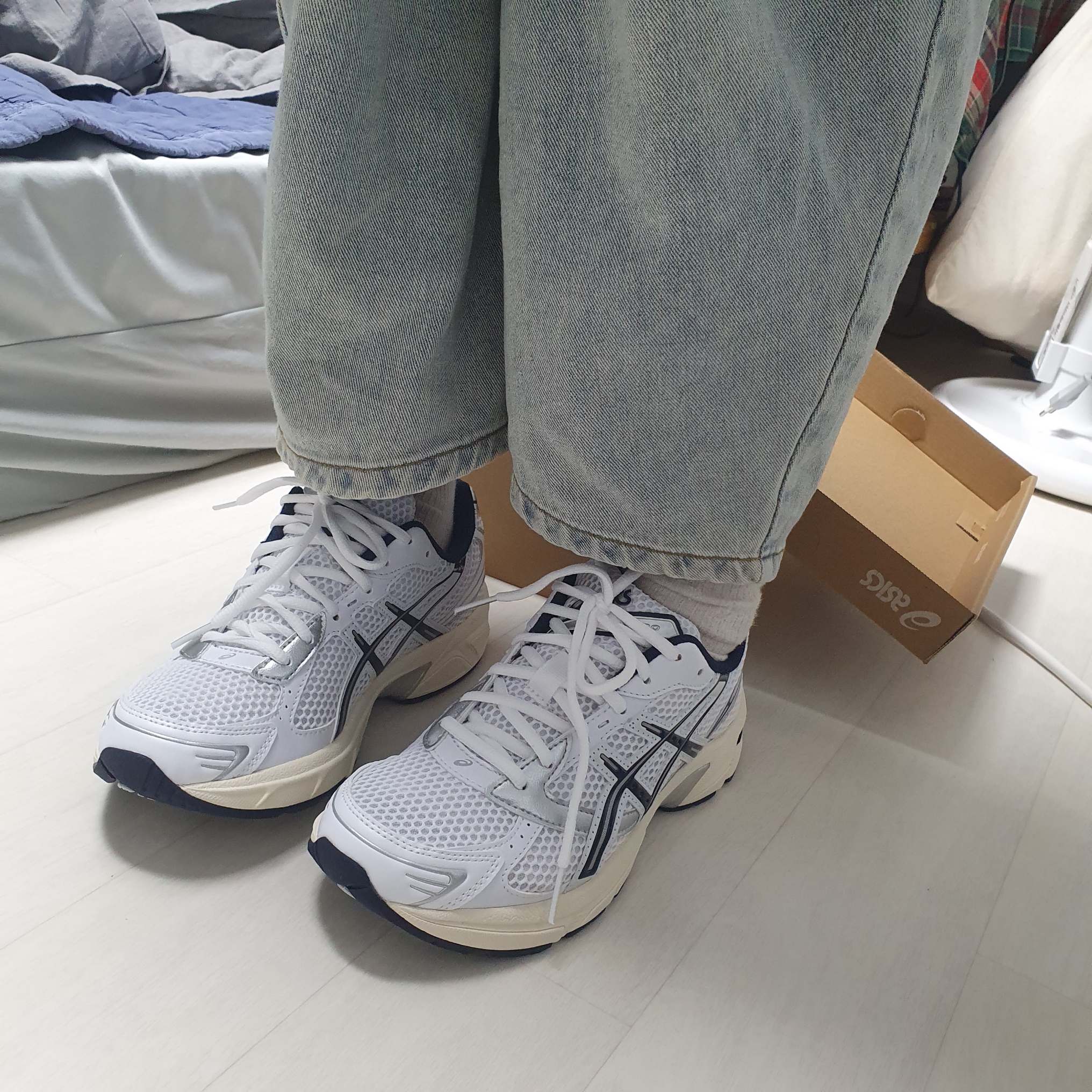 (W) Asics Gel-1130 White Midnight 착용 스타일 - 1