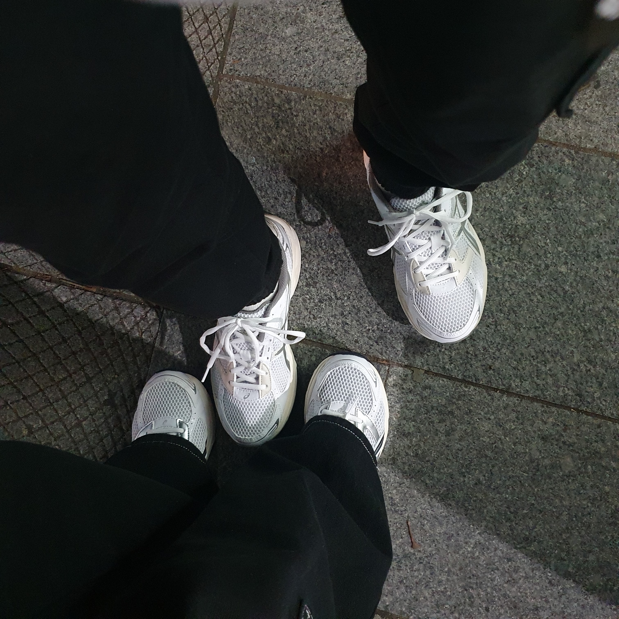 (W) Asics Gel-1130 White Midnight 착용 스타일 - 2