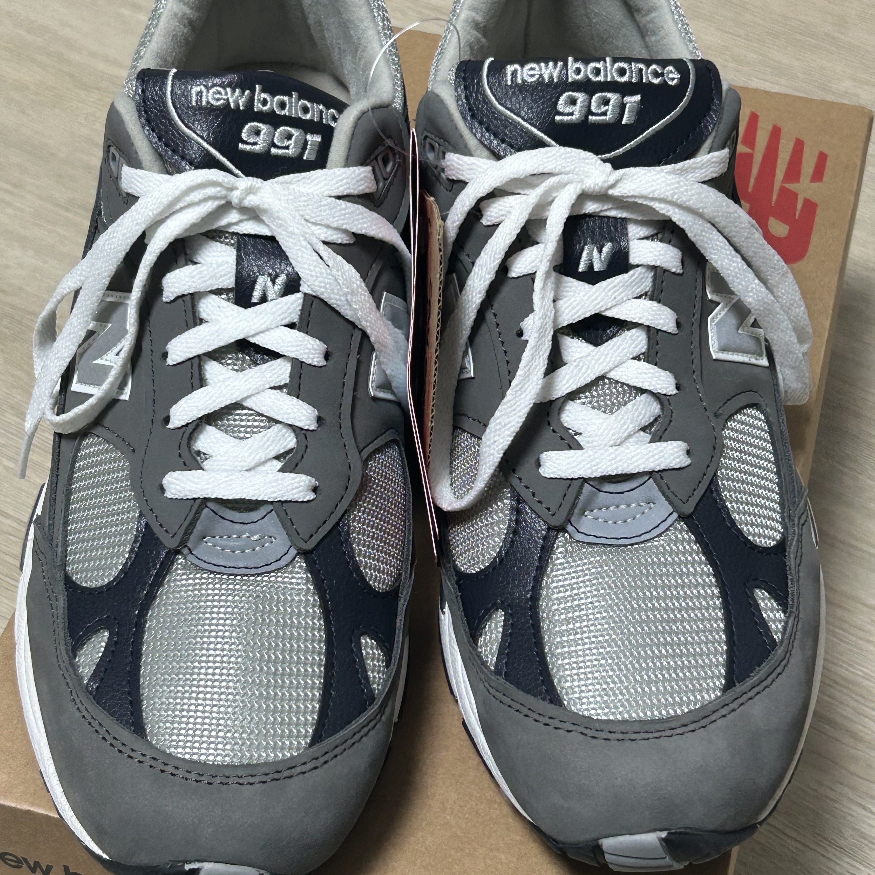 New Balance 991 Made in UK Castlerock Navy 착용 스타일 - 2
