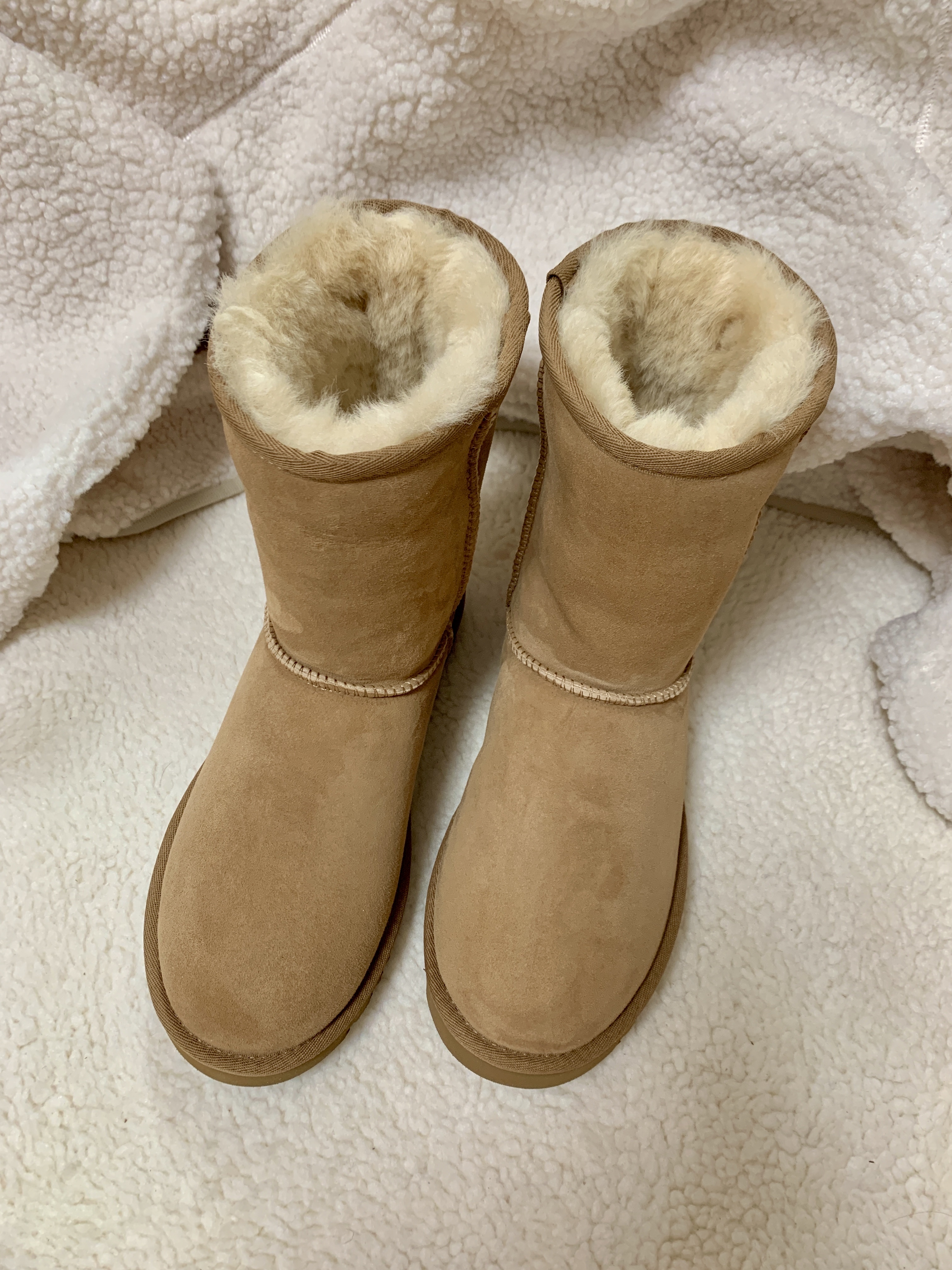 (W) UGG Classic Short II Boots Chestnut 착용 스타일 - 6
