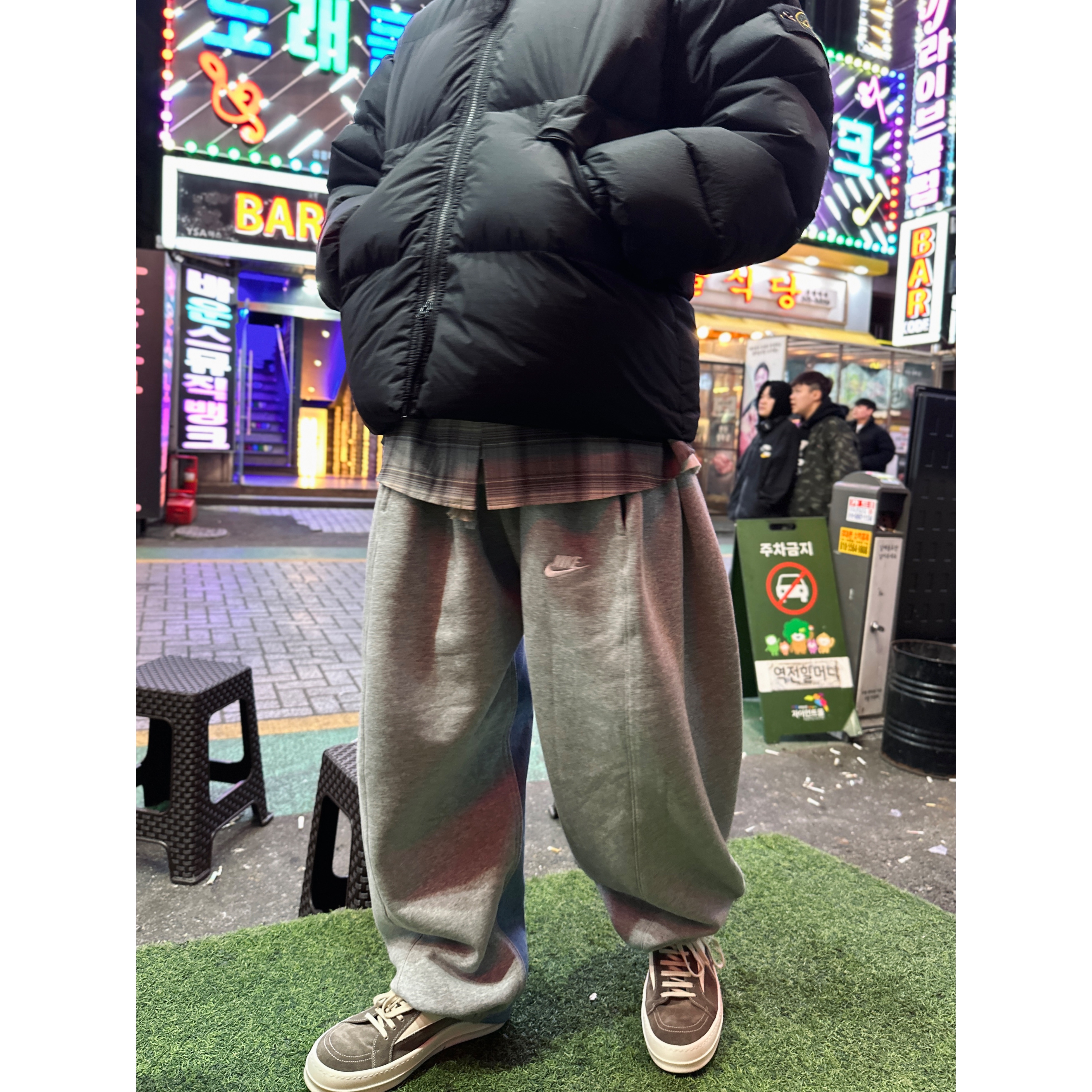 Auralee Super Light Wool Check Shirt Grey Check - 23AW, Stone Island 40623 Garment Dyed Crinkle Reps Recycled Nylon Down Jacket Black - 23FW 착용 스타일 - 2