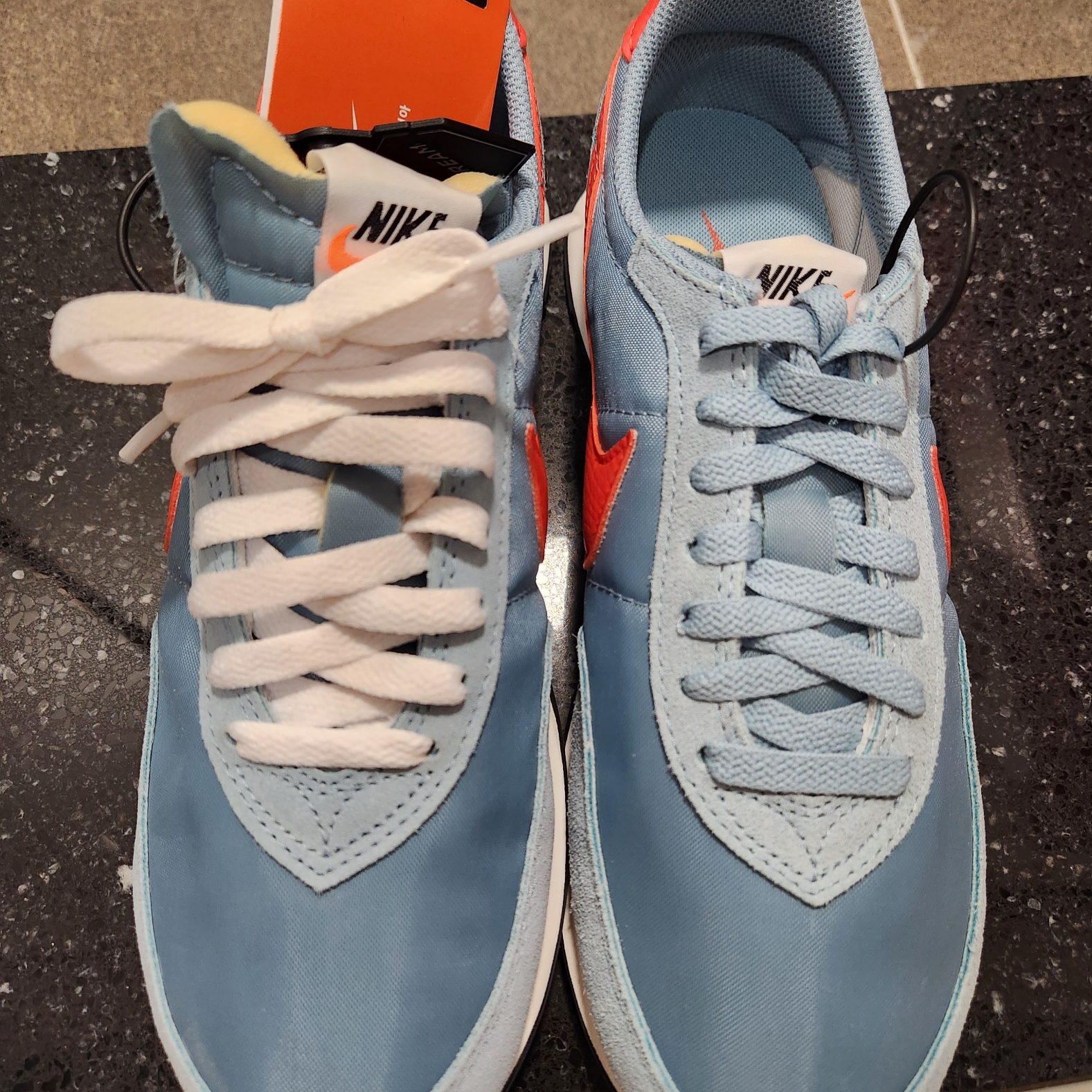 Nike Waffle Trainer 2 Worn Blue Team Orange 착용 스타일 - 1