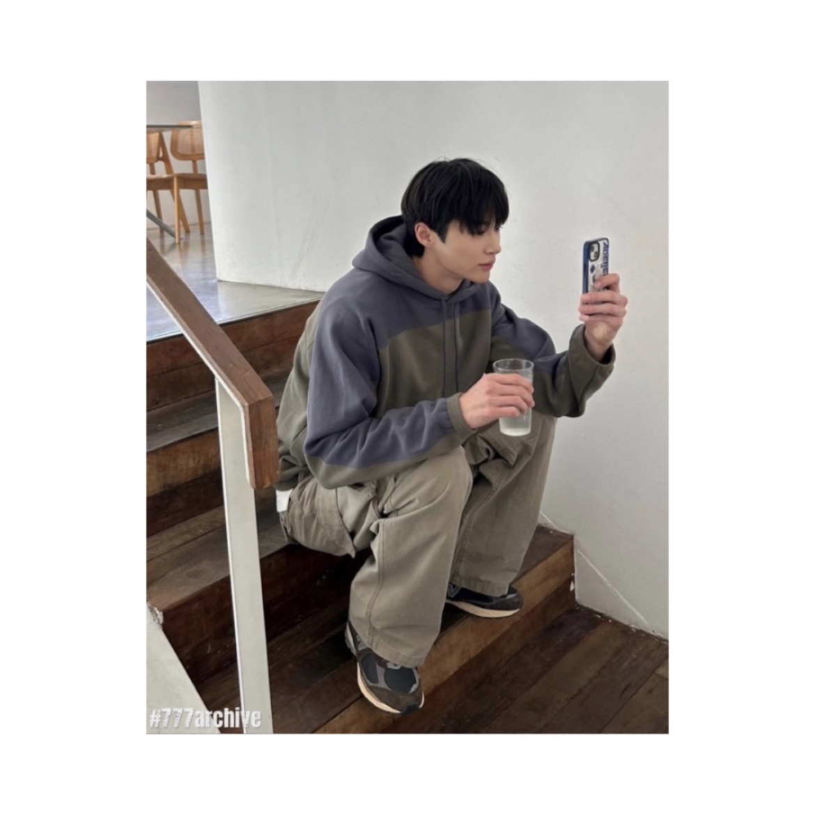 New Balance 2002R Rich Earth Blacktop, Casetify x Ader Error iPhone Sticker Magsafe Case Clear 착용 스타일 - 1