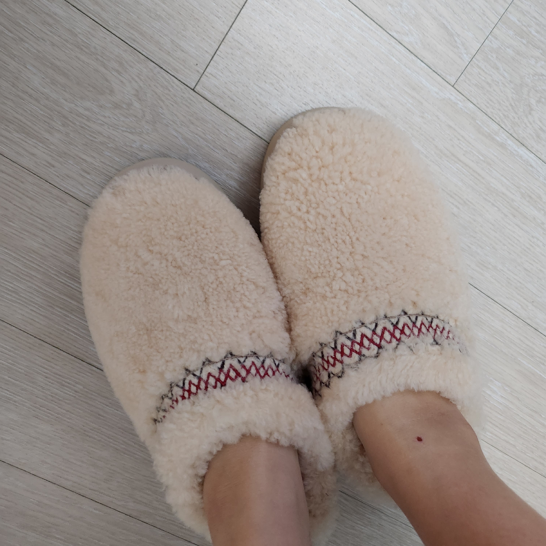 (W) UGG Tazz Braid Natural 착용 스타일