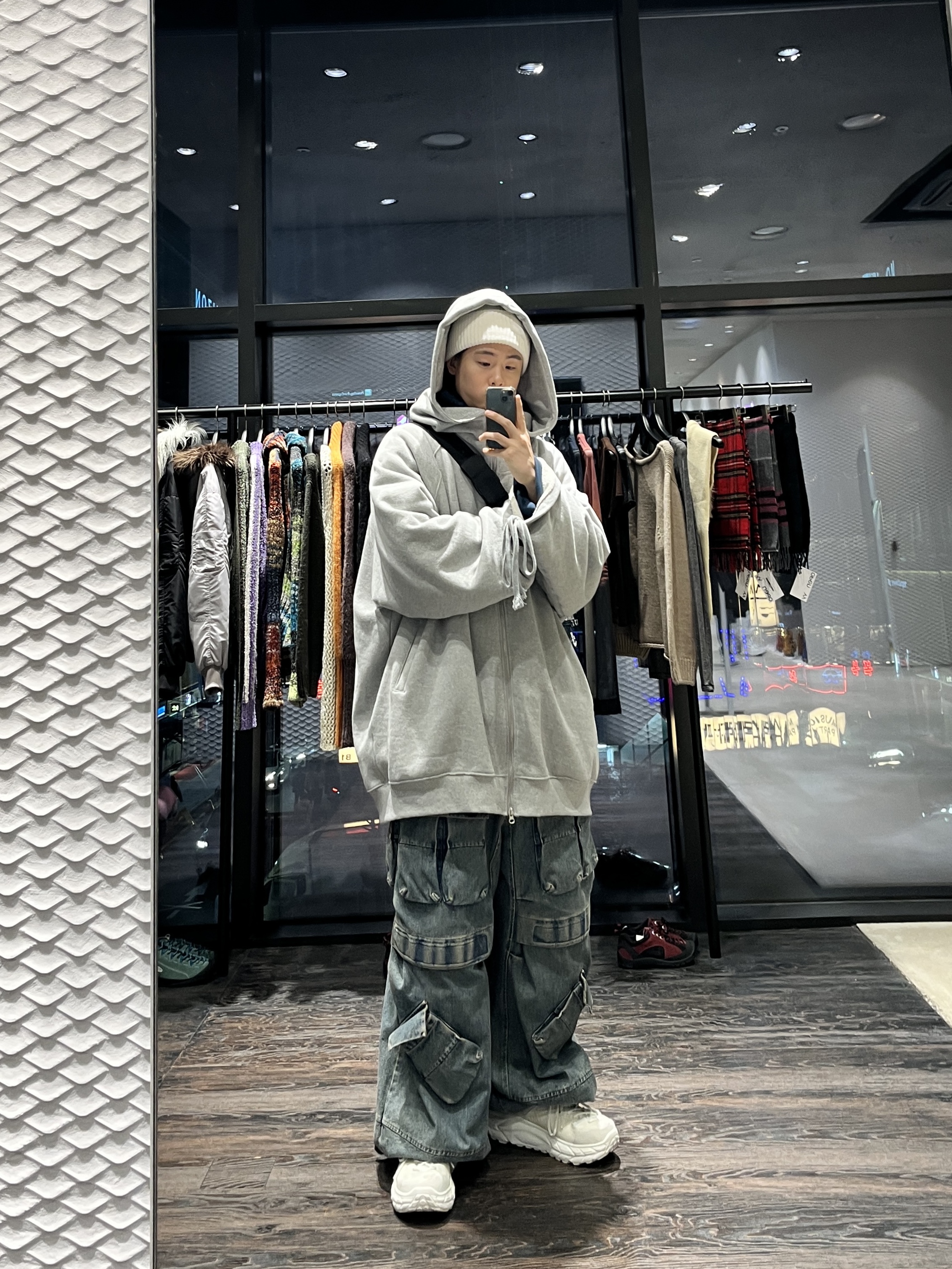[KREAM 단독] Ourpas 030 Wide Cargo Denim Blue, Hoka x Opening Ceremony Tor Ultra Hi 착용 스타일