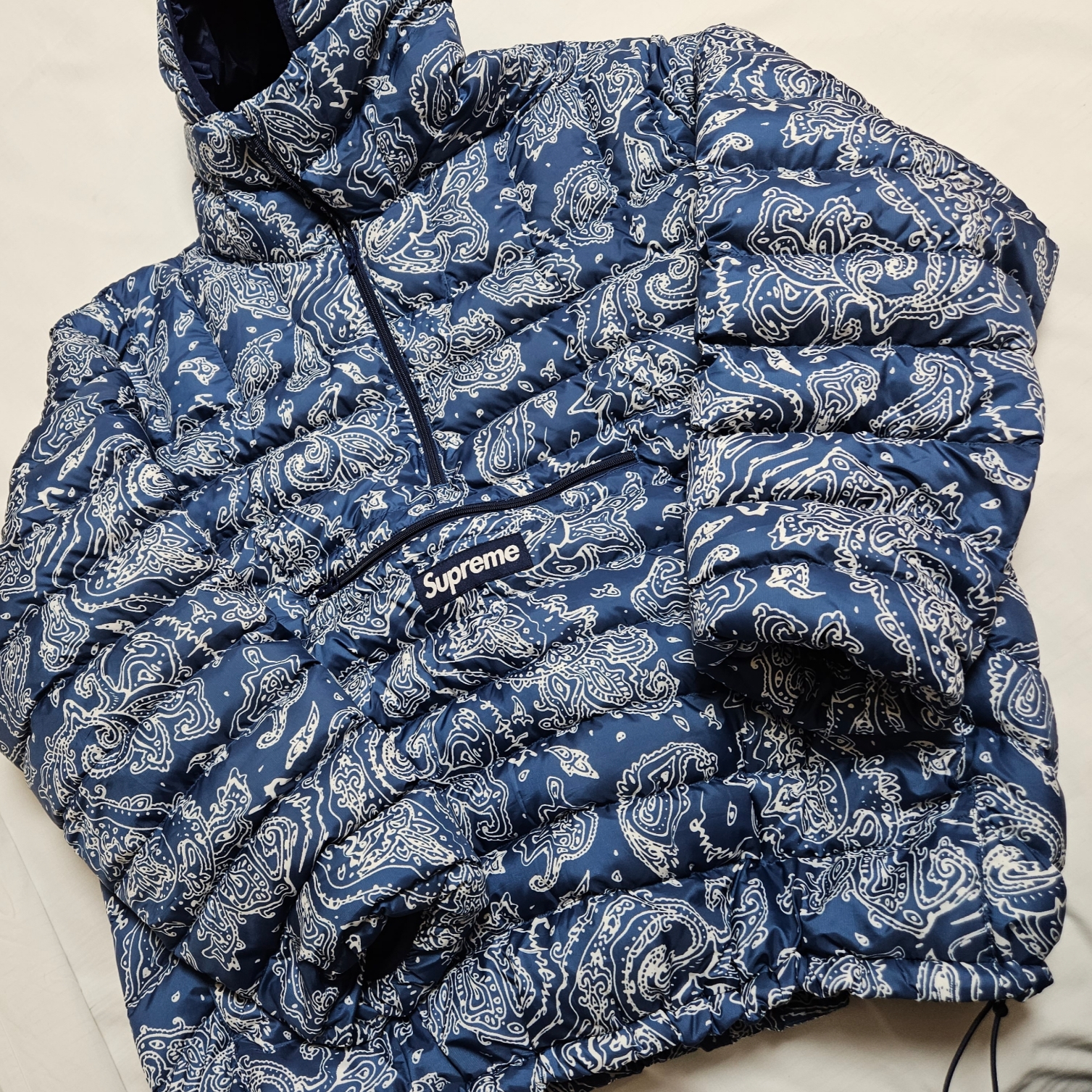 Supreme Micro Down Half Zip Hooded Pullover Blue Paisley - 22FW 착용 스타일
