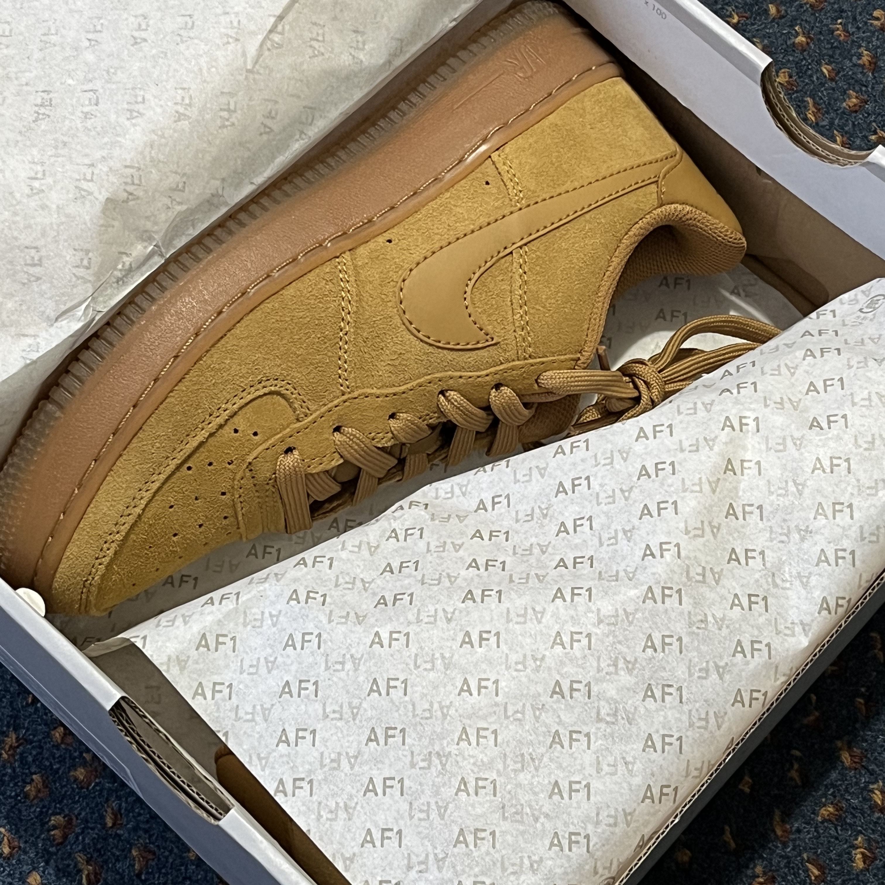 (GS) Nike Air Force 1 LV8 3 Wheat 착용 스타일