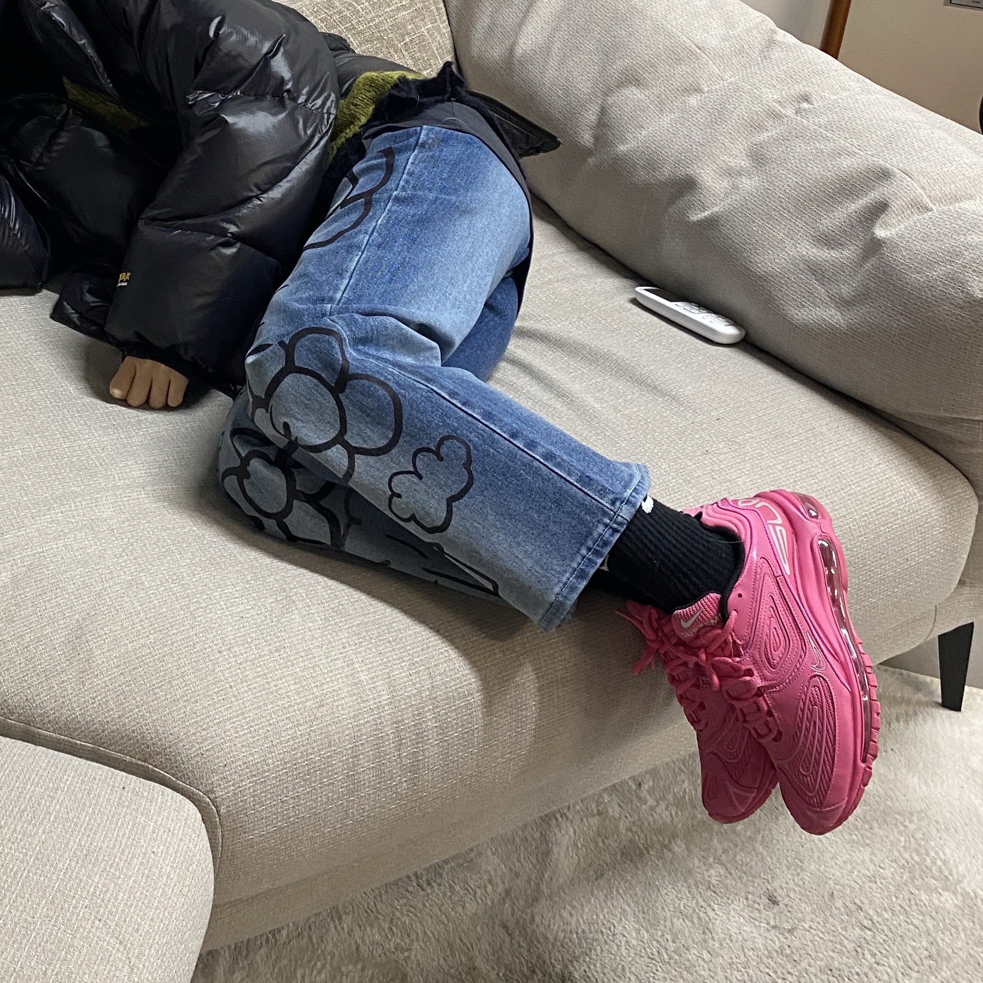 Nike x Supreme Air Max 98 TL Pink 착용 스타일 - 3