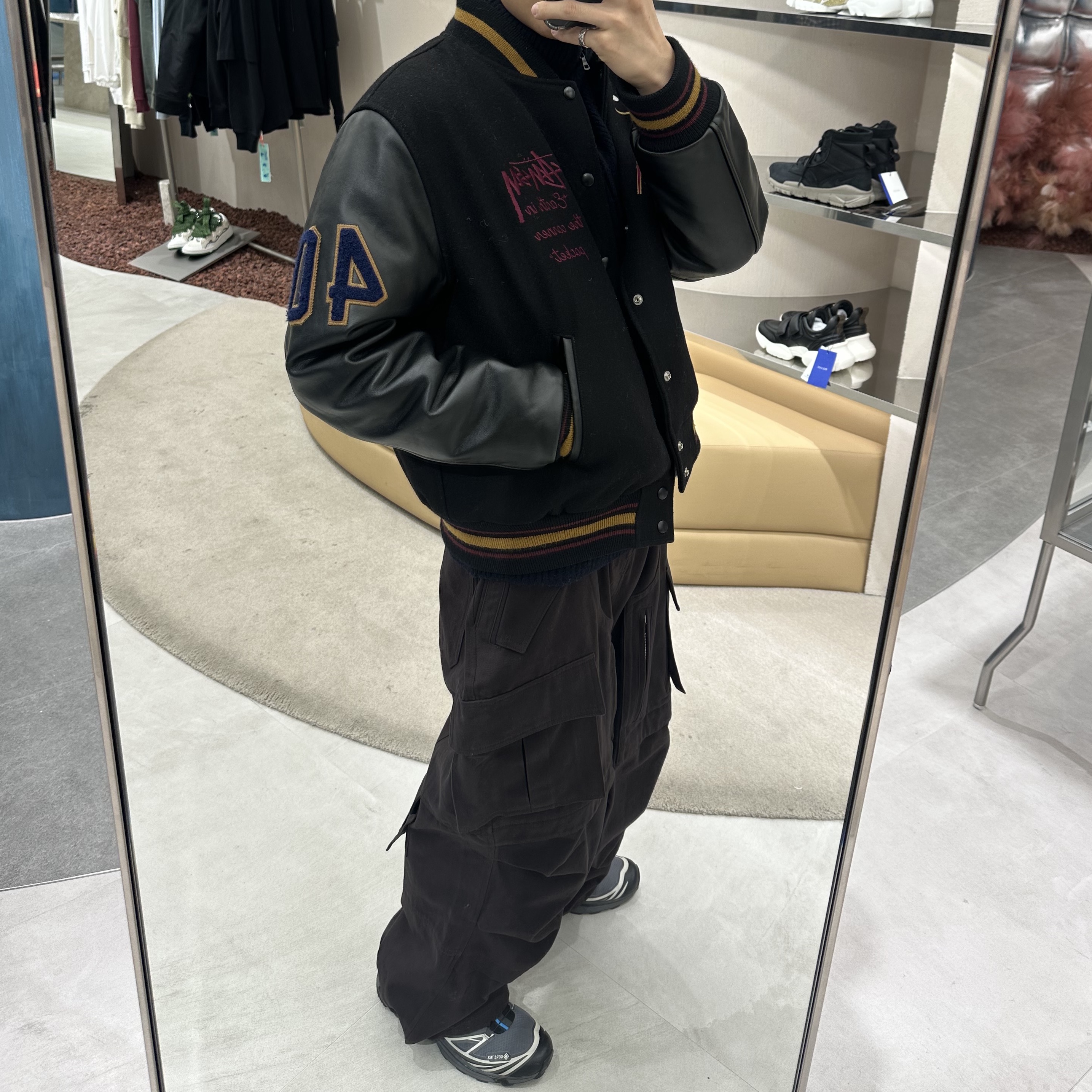 Stussy 40th Anniversary IST Jacket (Ny.LT.La), Salomon XT-6 ADV Black 착용 스타일