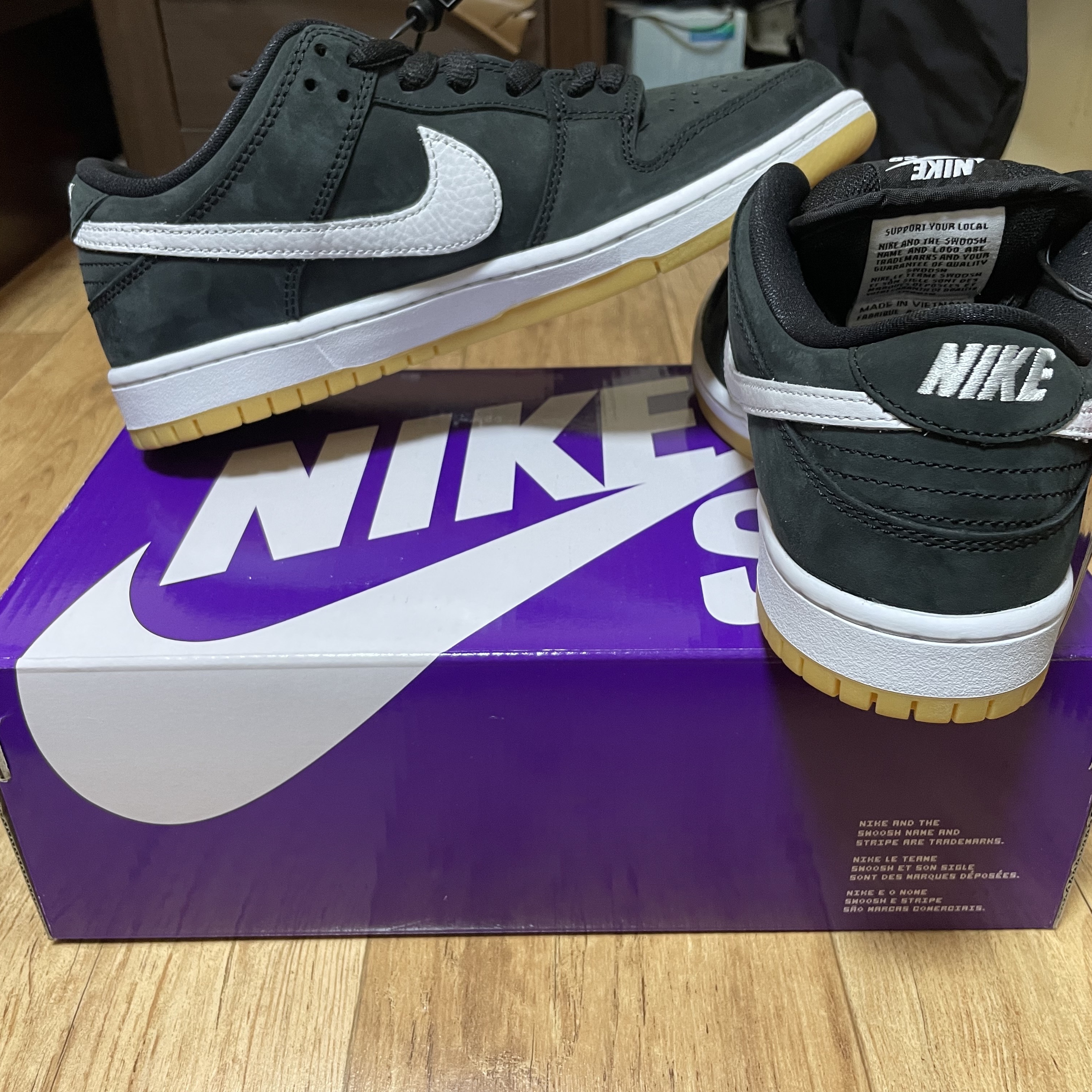 Nike SB Dunk Low Pro Black White 착용 스타일