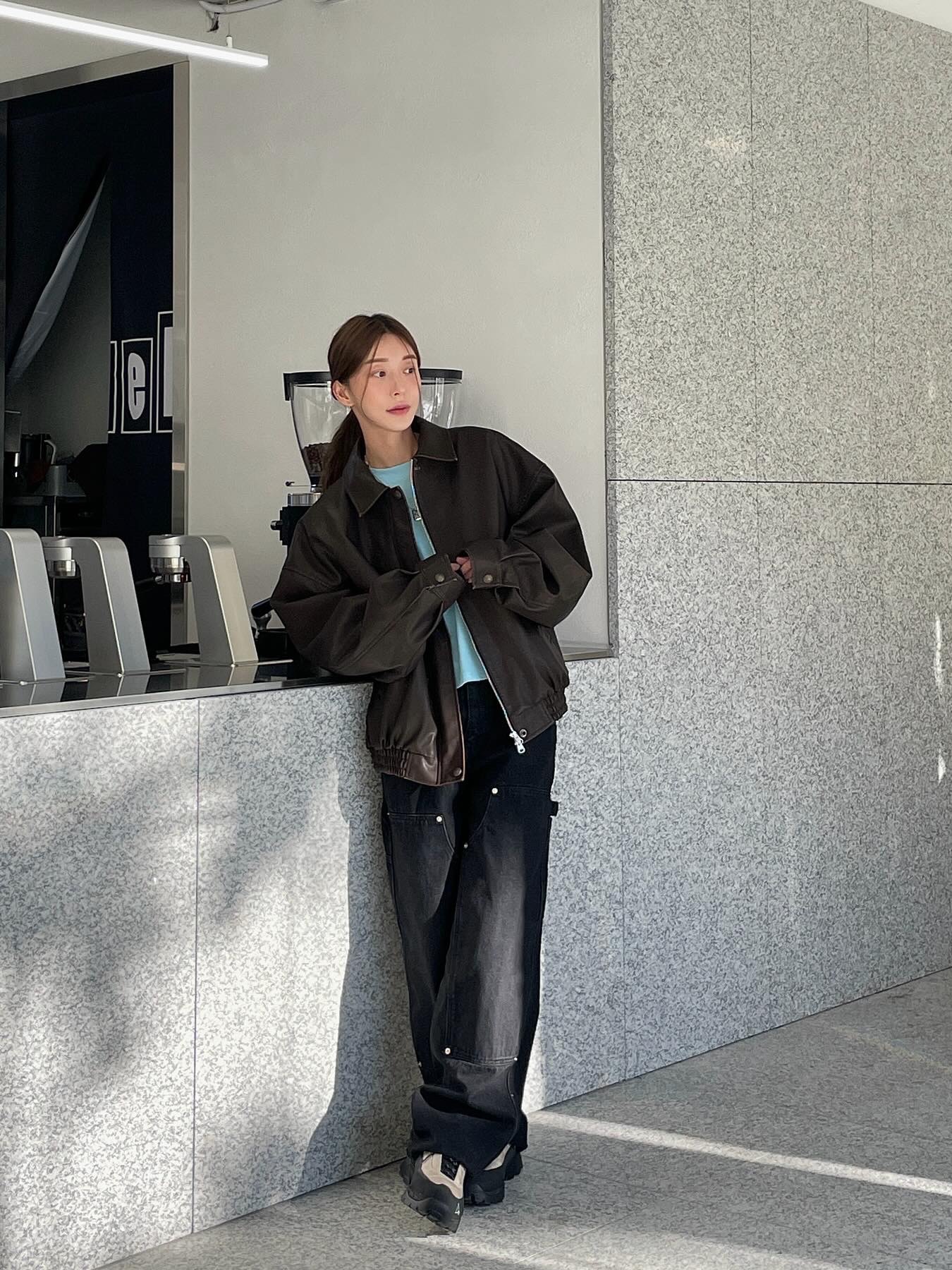 Roa Hiking Katharina Sand, Maison Margiela Phone Pouch Black 착용 스타일 - 3