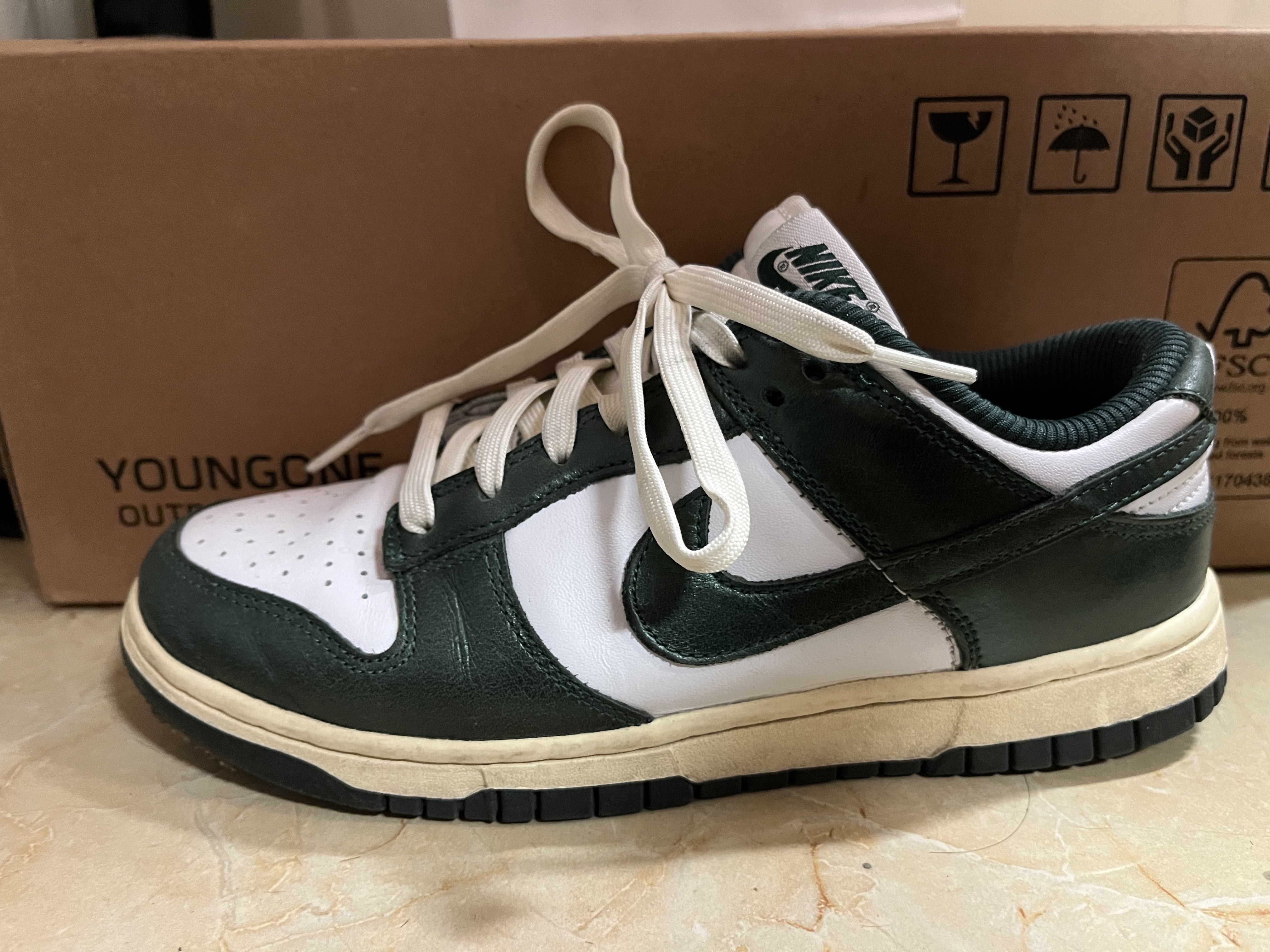 (W) Nike Dunk Low Vintage Green 착용 스타일