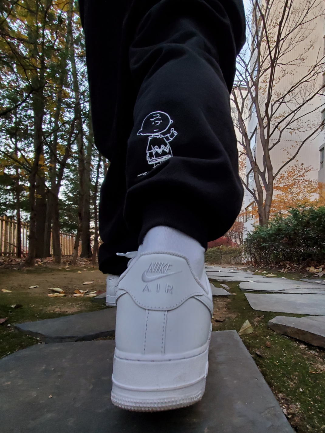 Nike Air Force 1 '07 Low White 착용 스타일 - 2