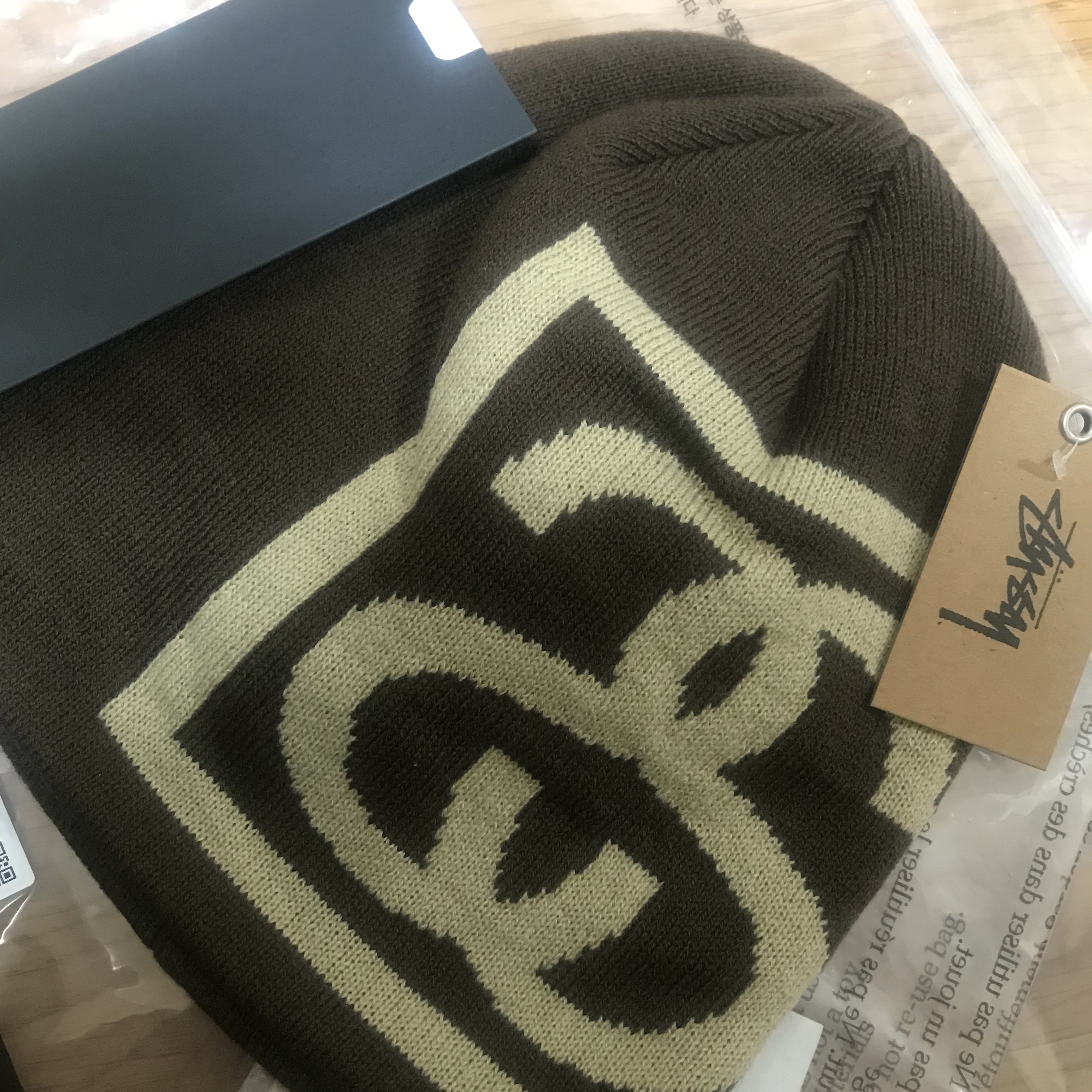 Stussy SS Link Skullcap Beanie Brown 착용 스타일 - 2