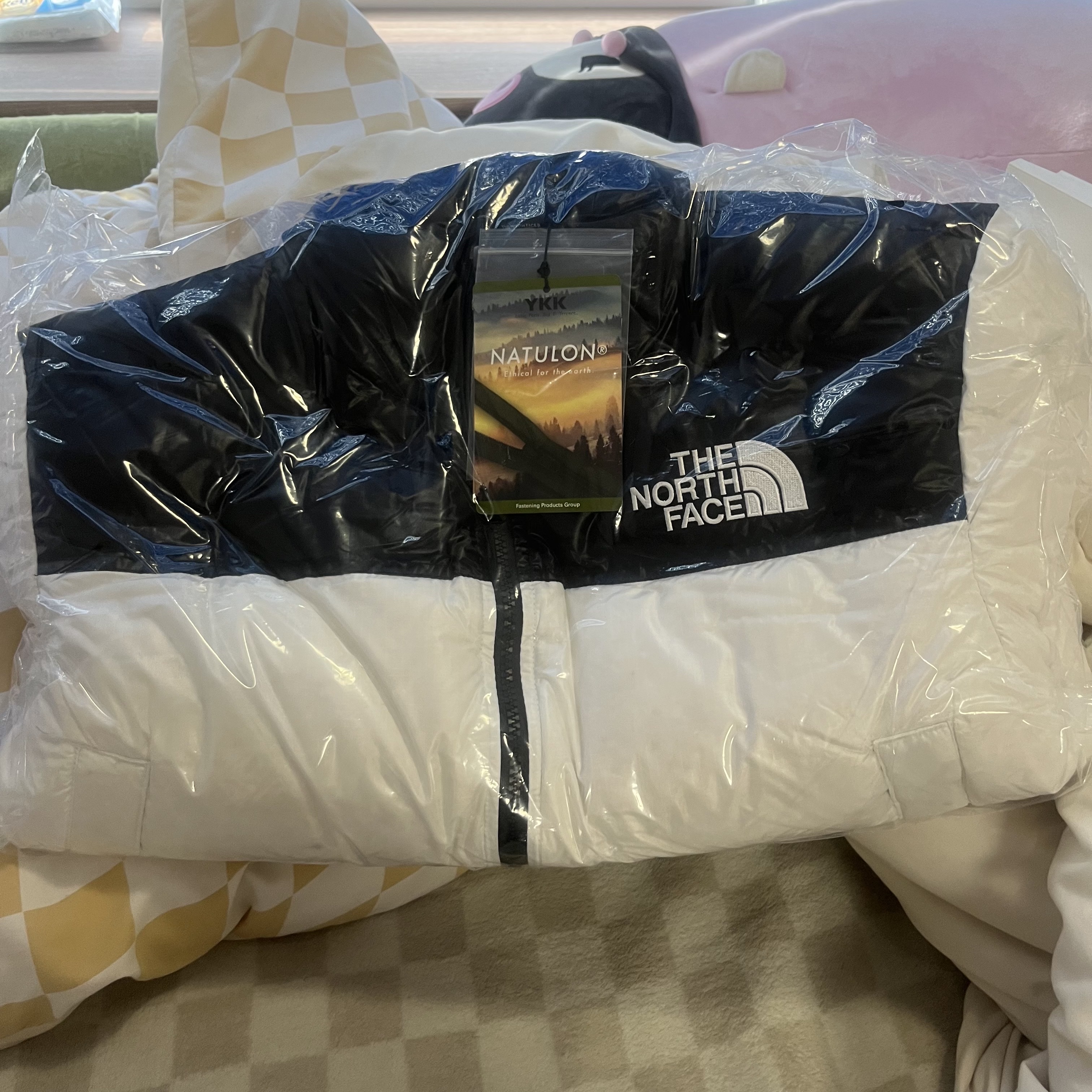 (W) The North Face White Label Nuptse Short Jacket White 착용 스타일