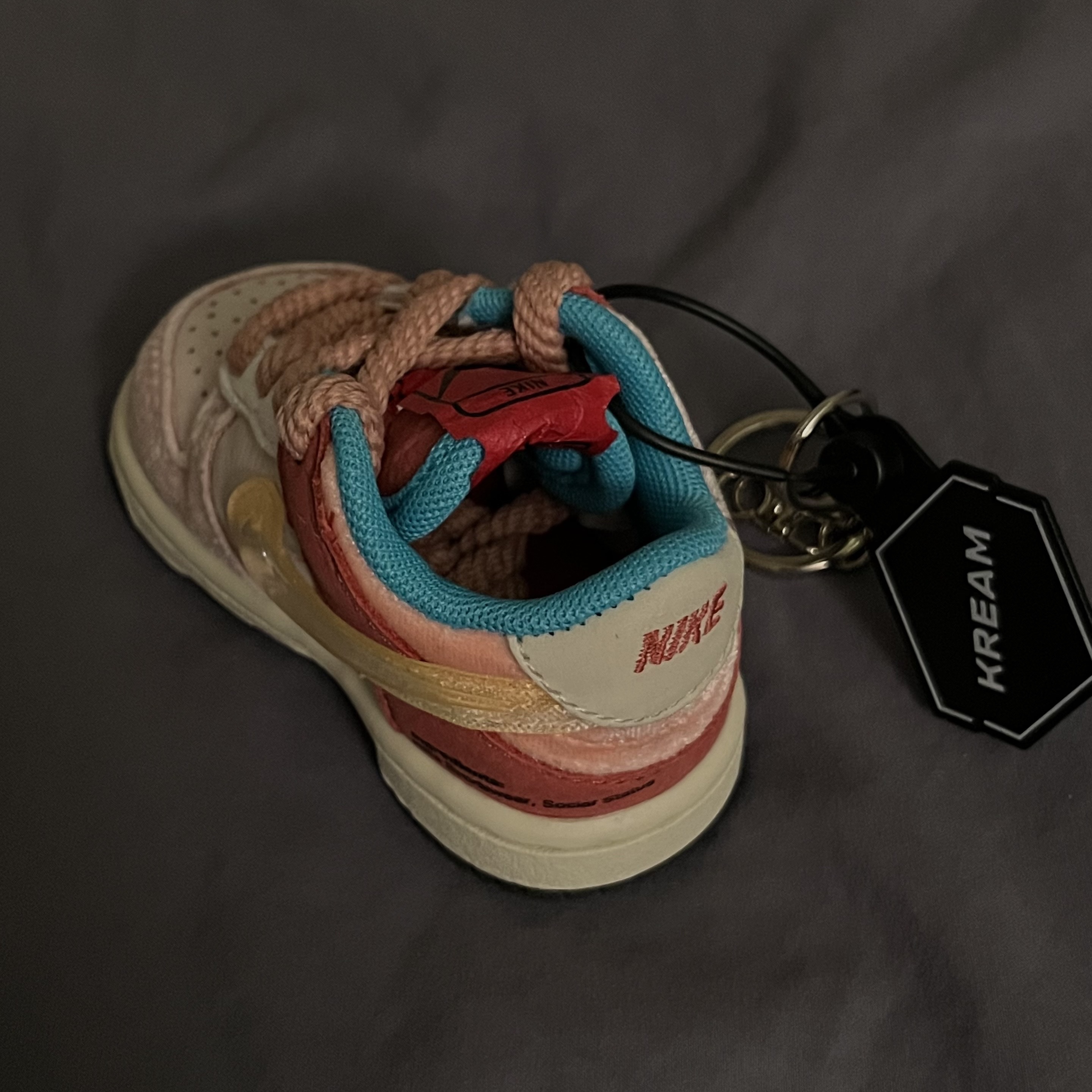 (TD) Nike x Social Status Dunk Low Free Lunch Strawberry Milk 착용 스타일 - 3
