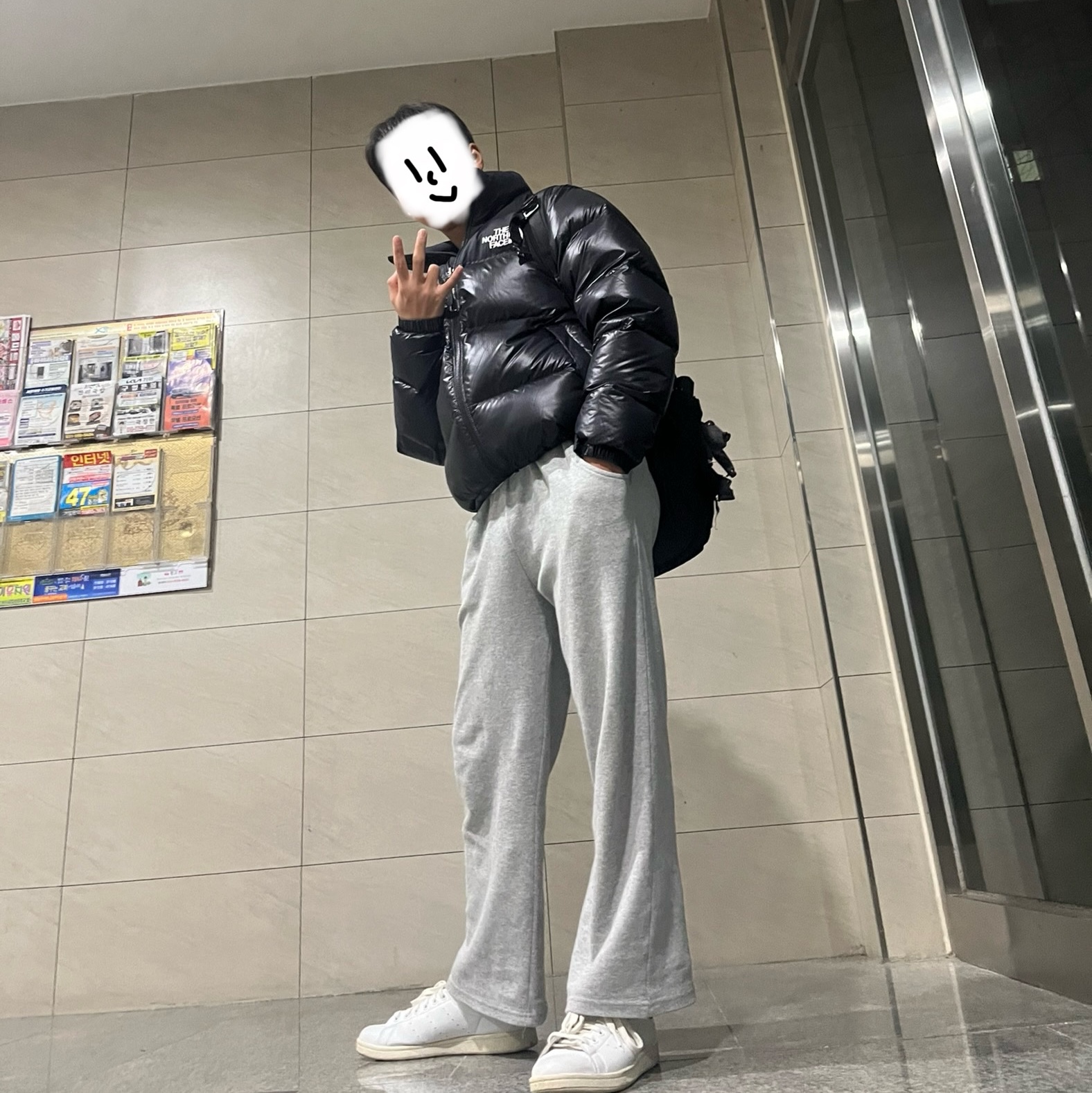 The North Face 1996 Eco Nuptse Jacket Real Black, Play Comme des Garcons Red Heart T-Shirt Black 착용 스타일