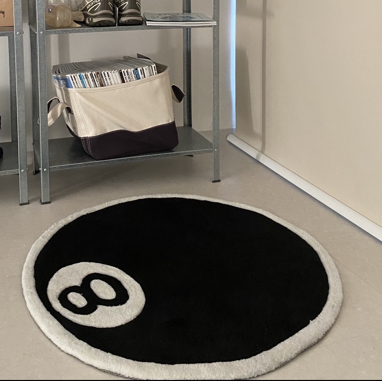 Stussy 8 Ball Rug Black 착용 스타일