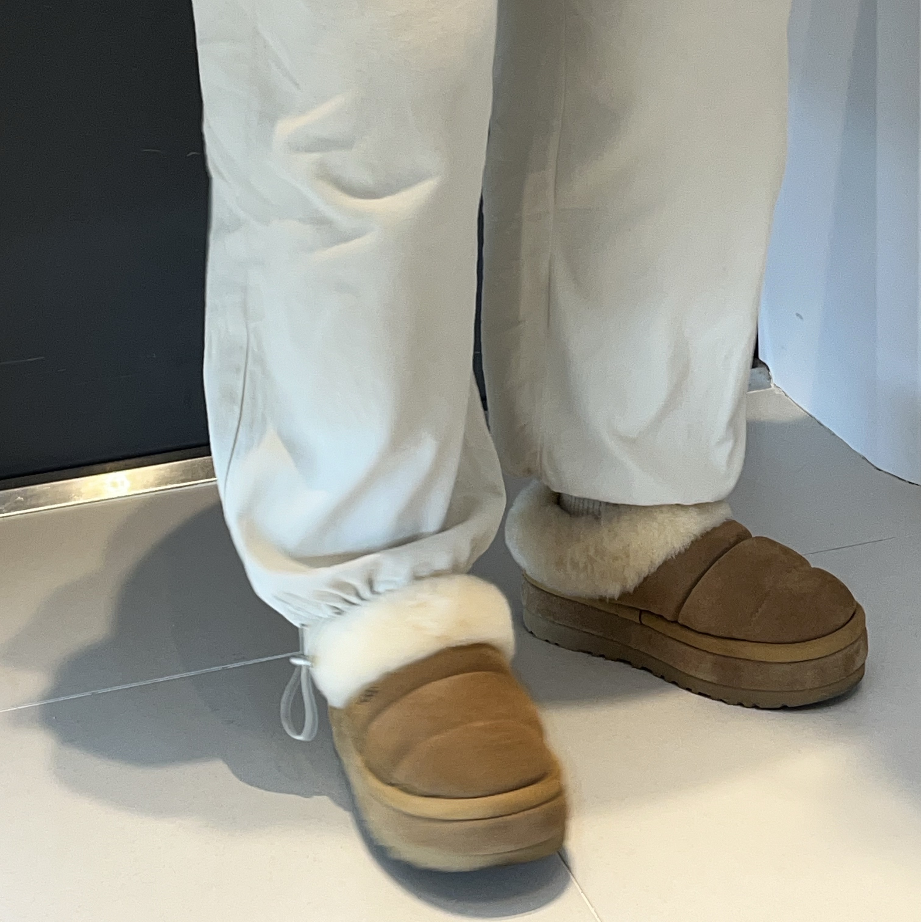 (W) UGG Tazzlita Chestnut 착용 스타일