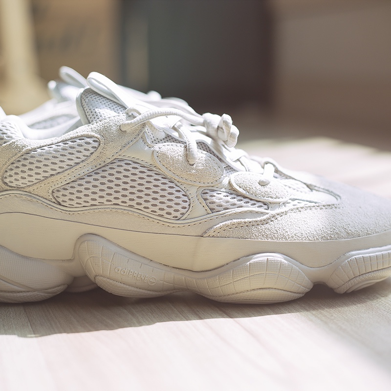 Adidas Yeezy 500 Blush 2018 착용 스타일