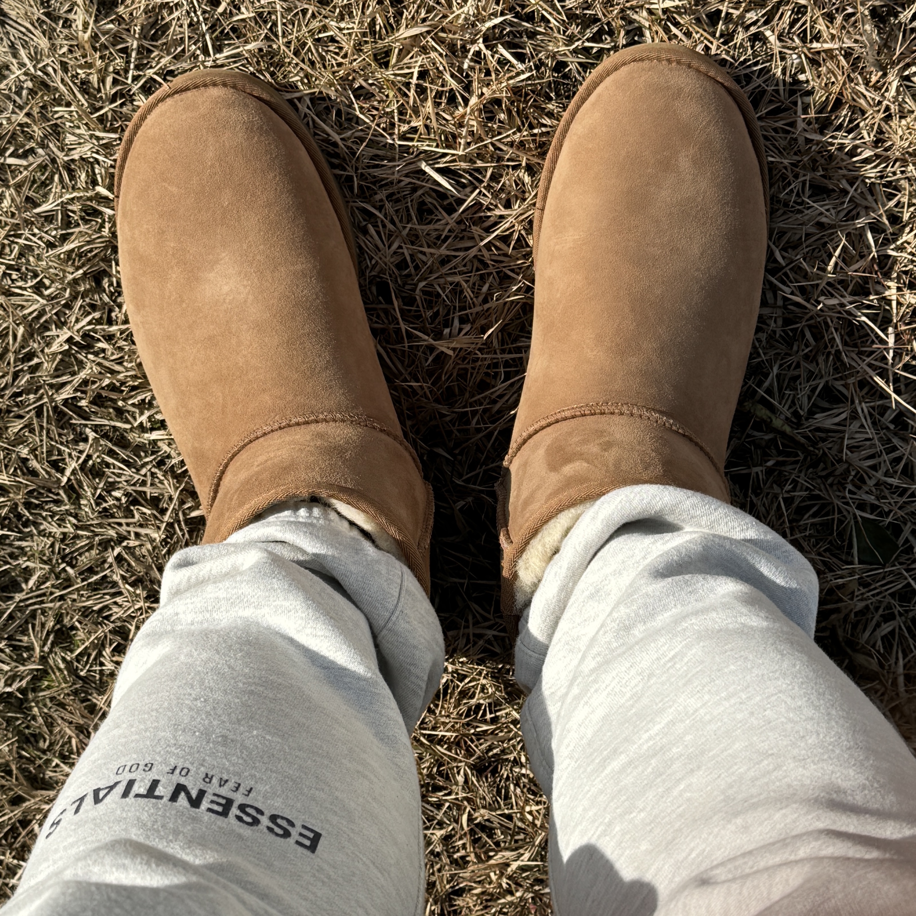 UGG Classic Mini Boots Chestnut 착용 스타일