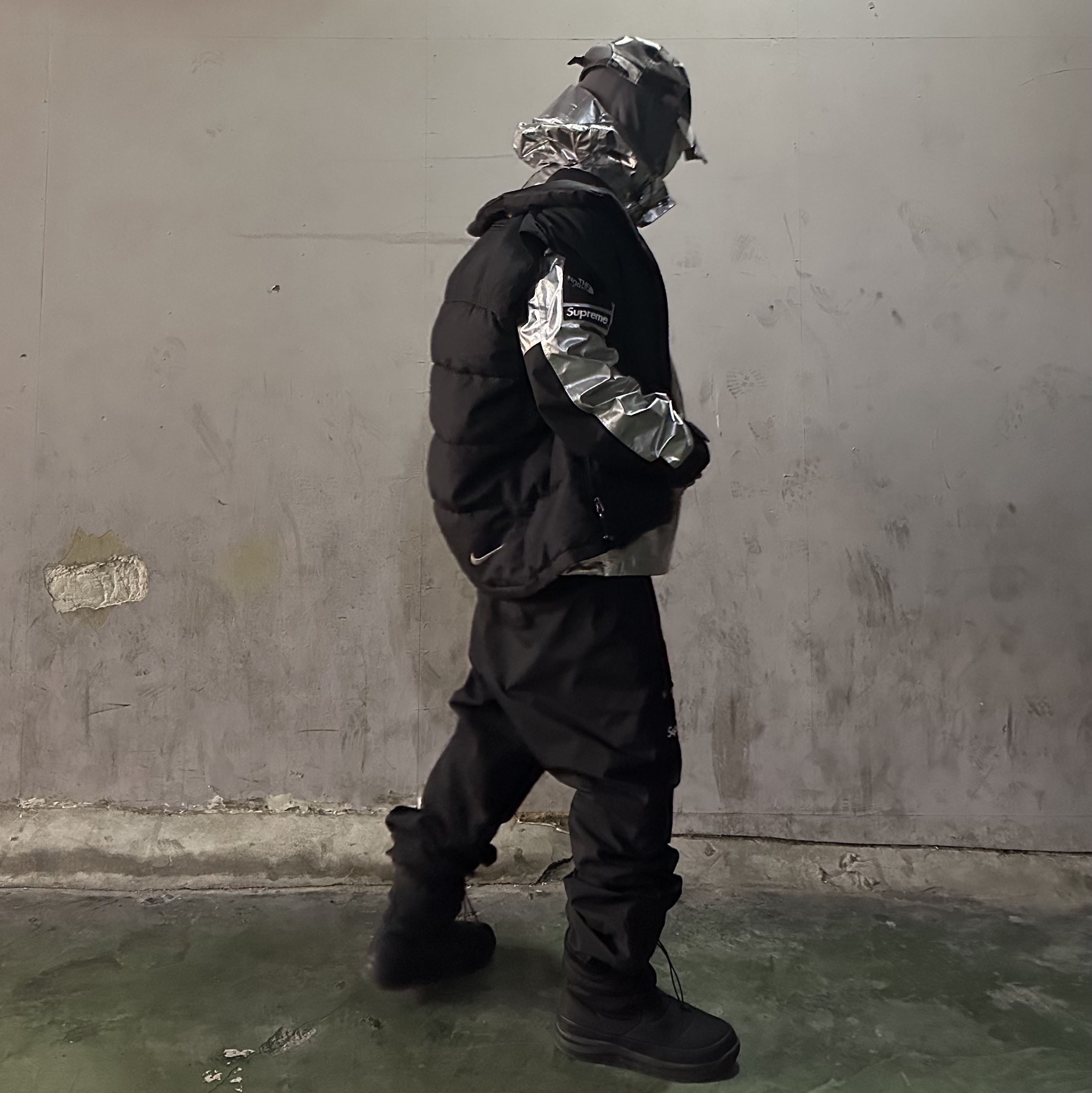 Supreme x The North Face Metallic Mountain Parka Silver - 18SS, Project G/R Crashed Cap City Camo 착용 스타일 - 3