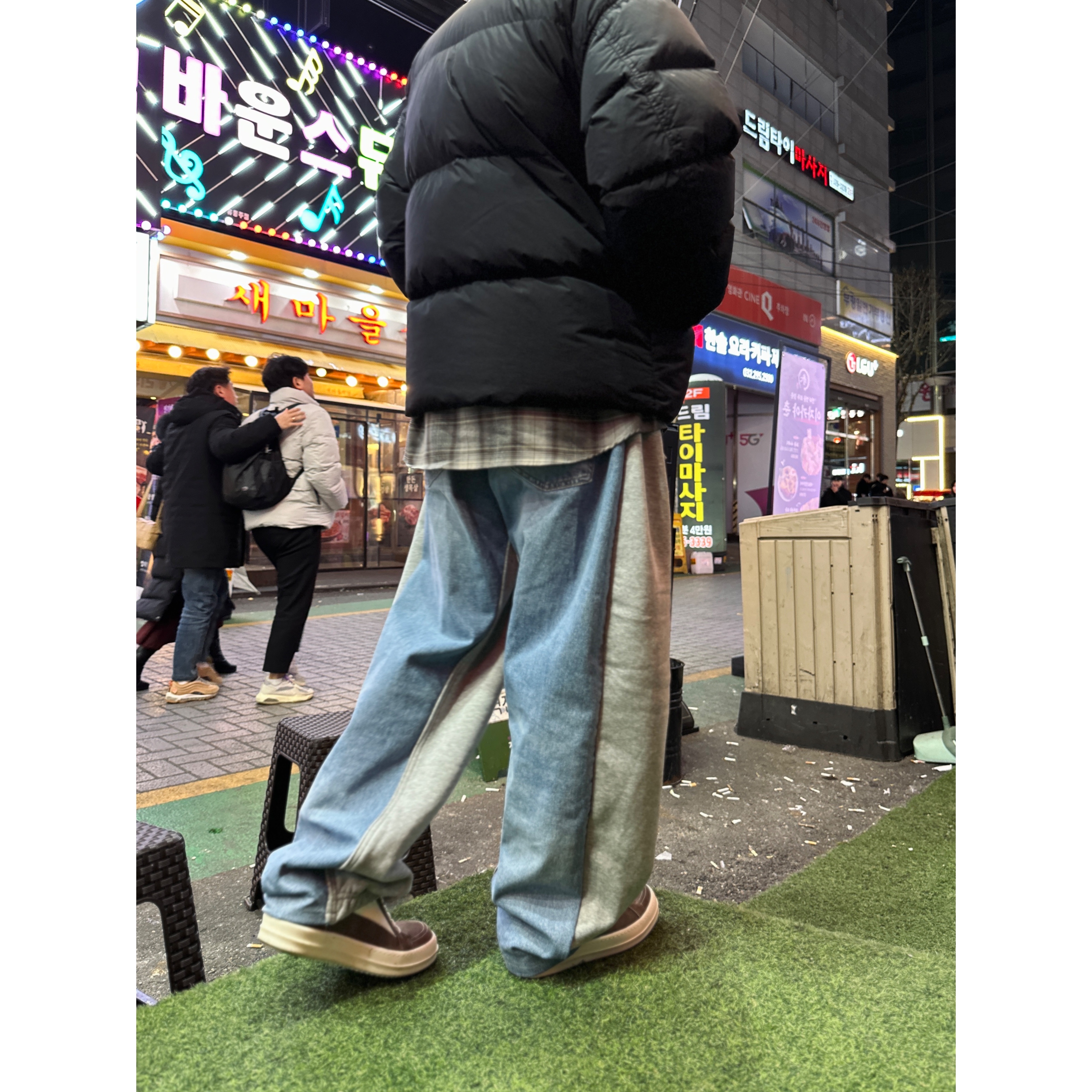 Auralee Super Light Wool Check Shirt Grey Check - 23AW, Stone Island 40623 Garment Dyed Crinkle Reps Recycled Nylon Down Jacket Black - 23FW 착용 스타일 - 4