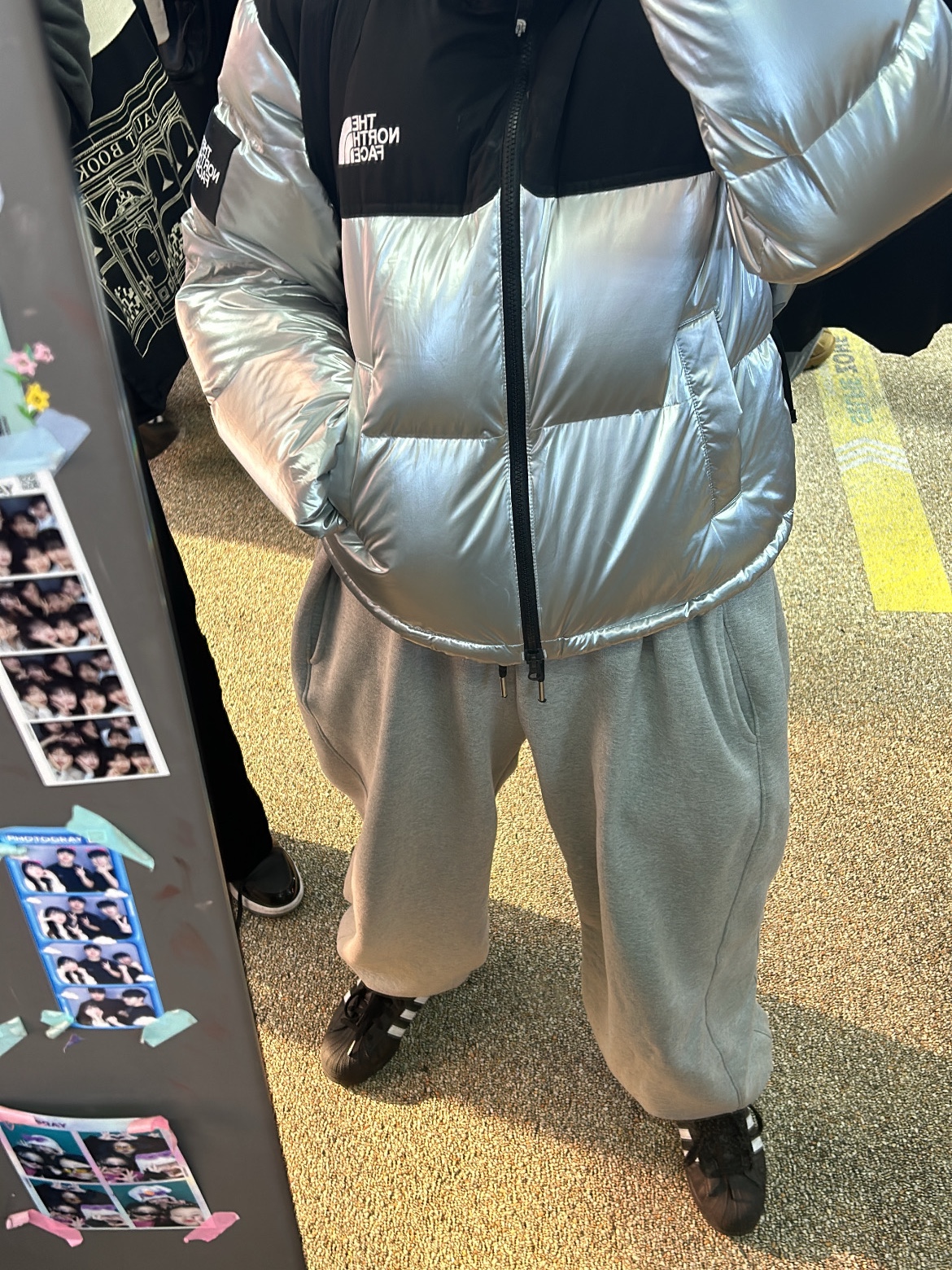 (W) The North Face White Label Novelty Nuptse Down Jacket SE Silver 착용 스타일 - 2