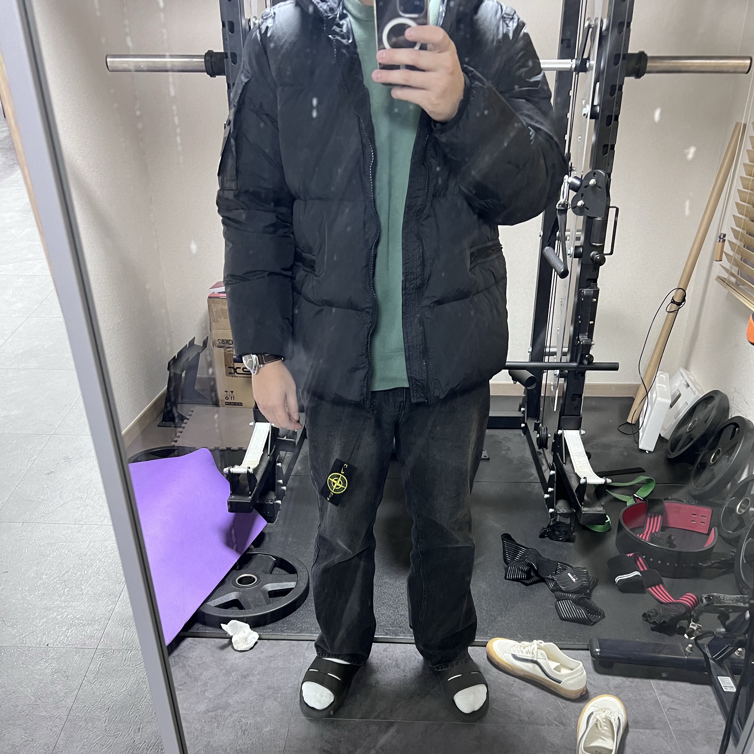 Stone Island 40223 Garment Dyed Crinkle Reps Down Jacket Black - 22FW 착용 스타일 - 2