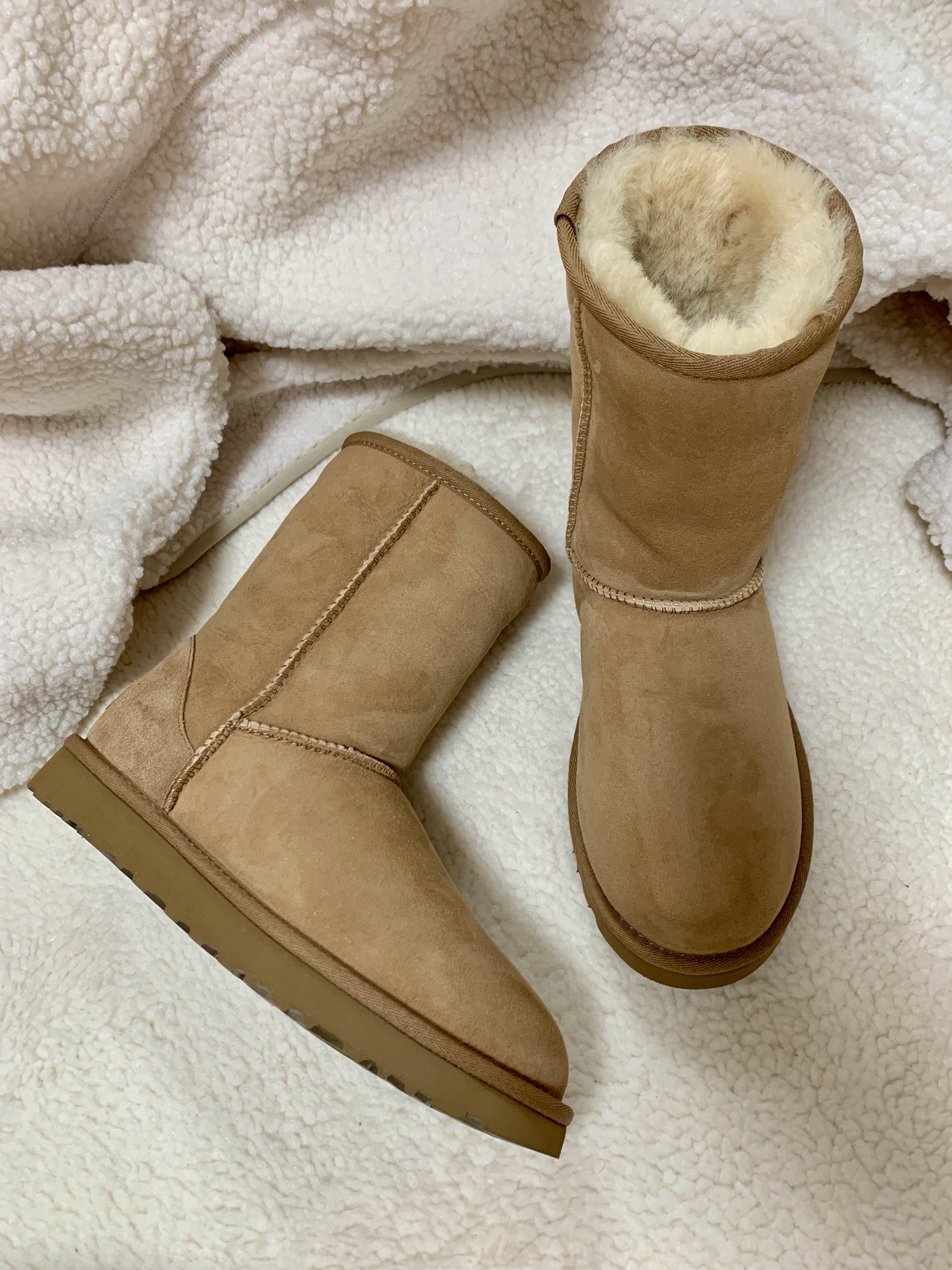 (W) UGG Classic Short II Boots Chestnut 착용 스타일 - 8