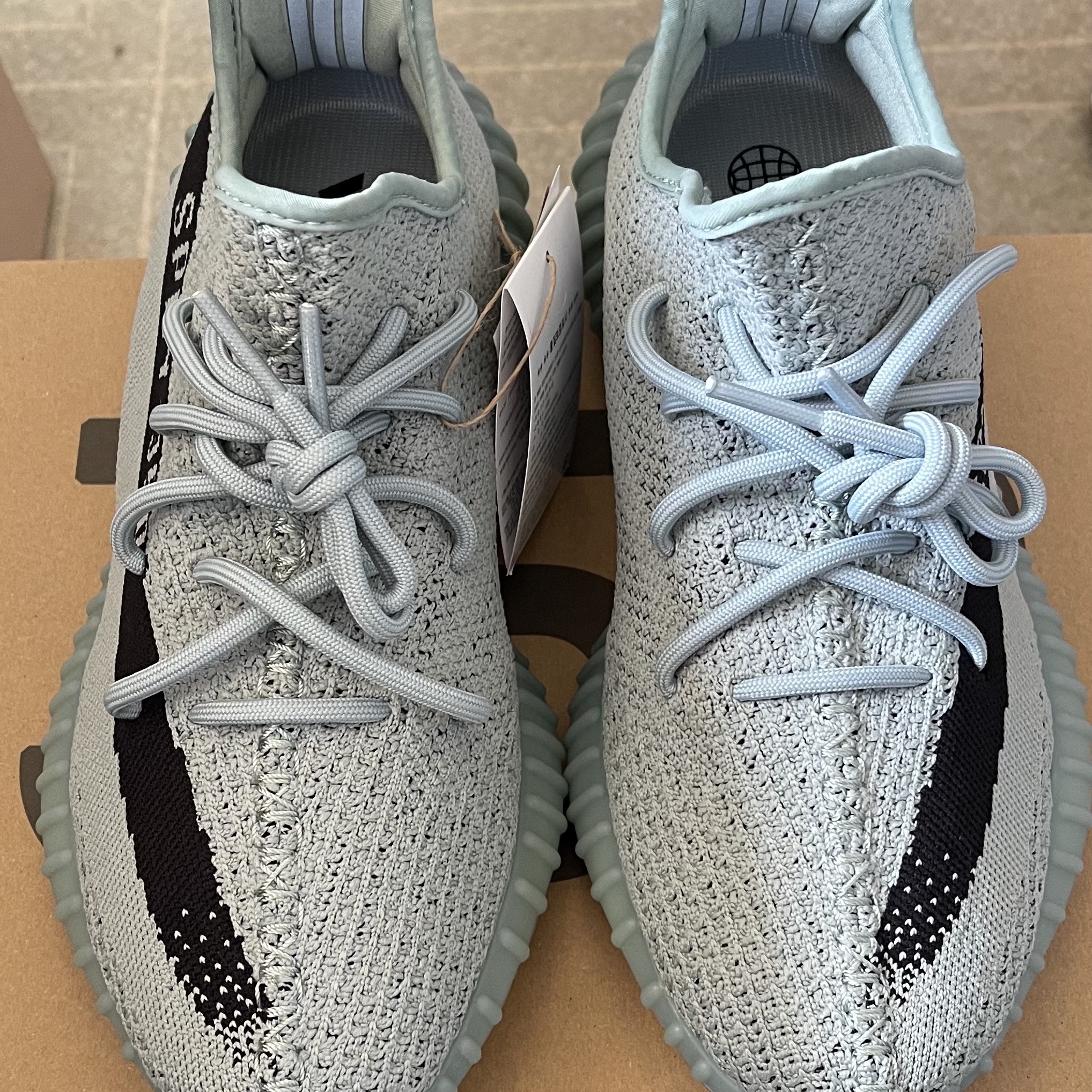 Adidas Yeezy Boost 350 V2 Salt Core Black, Adidas Yeezy Boost 350 V2 Slate Core Black 2022/2023 착용 스타일 - 3