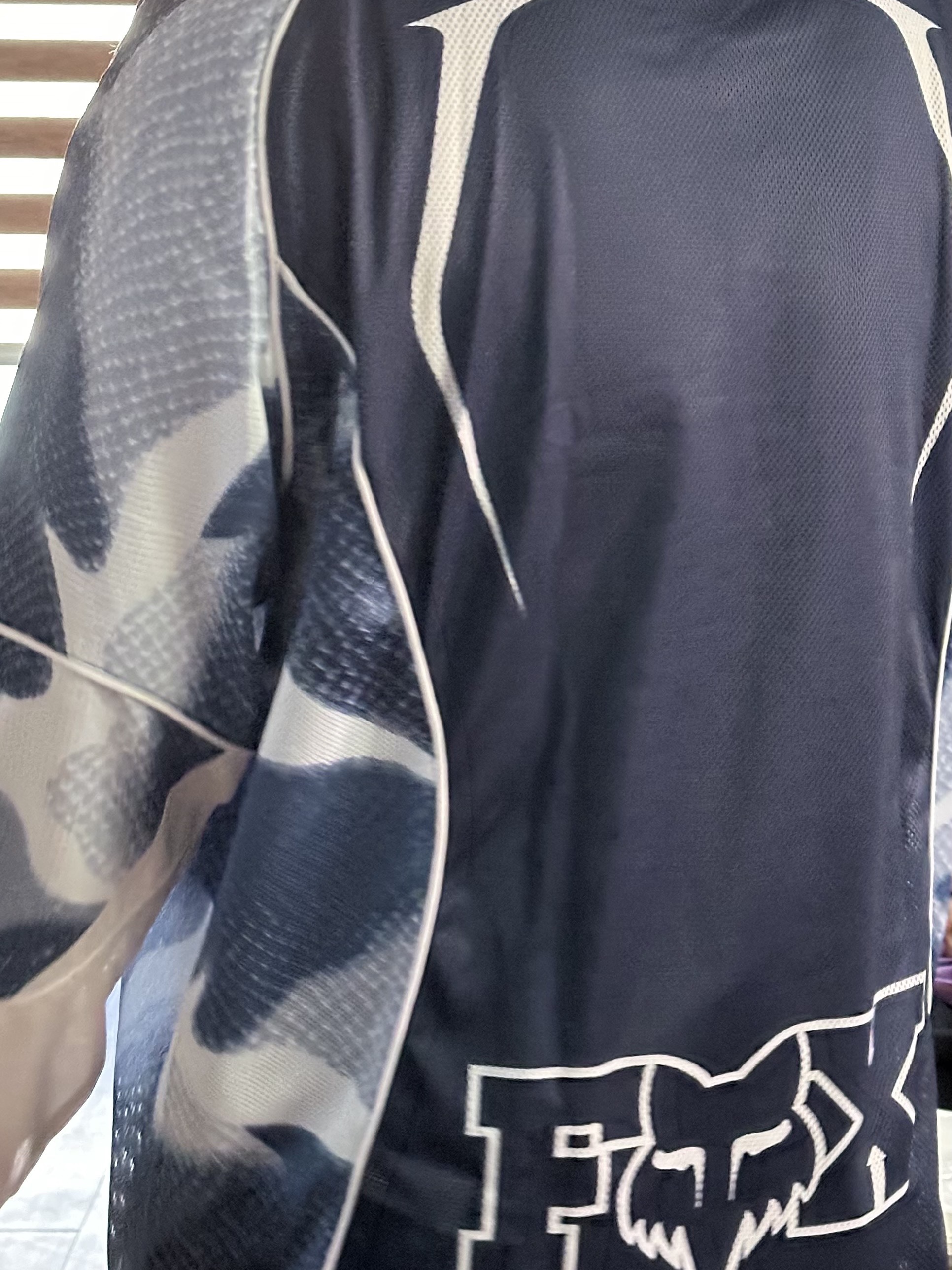 Supreme x Fox Racing Jersey Navy - 23FW 착용 스타일