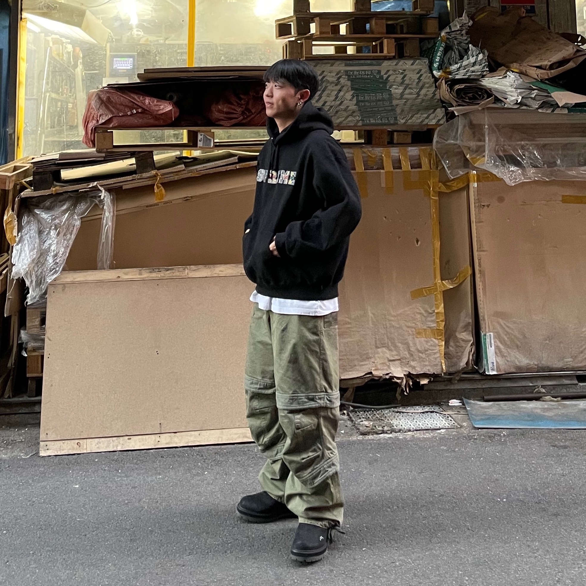 Supreme Collegiate Patchwork Leather Hooded Sweatshirt Black - 23FW, Farfromwhat Far Layered Work Pants Olive 착용 스타일