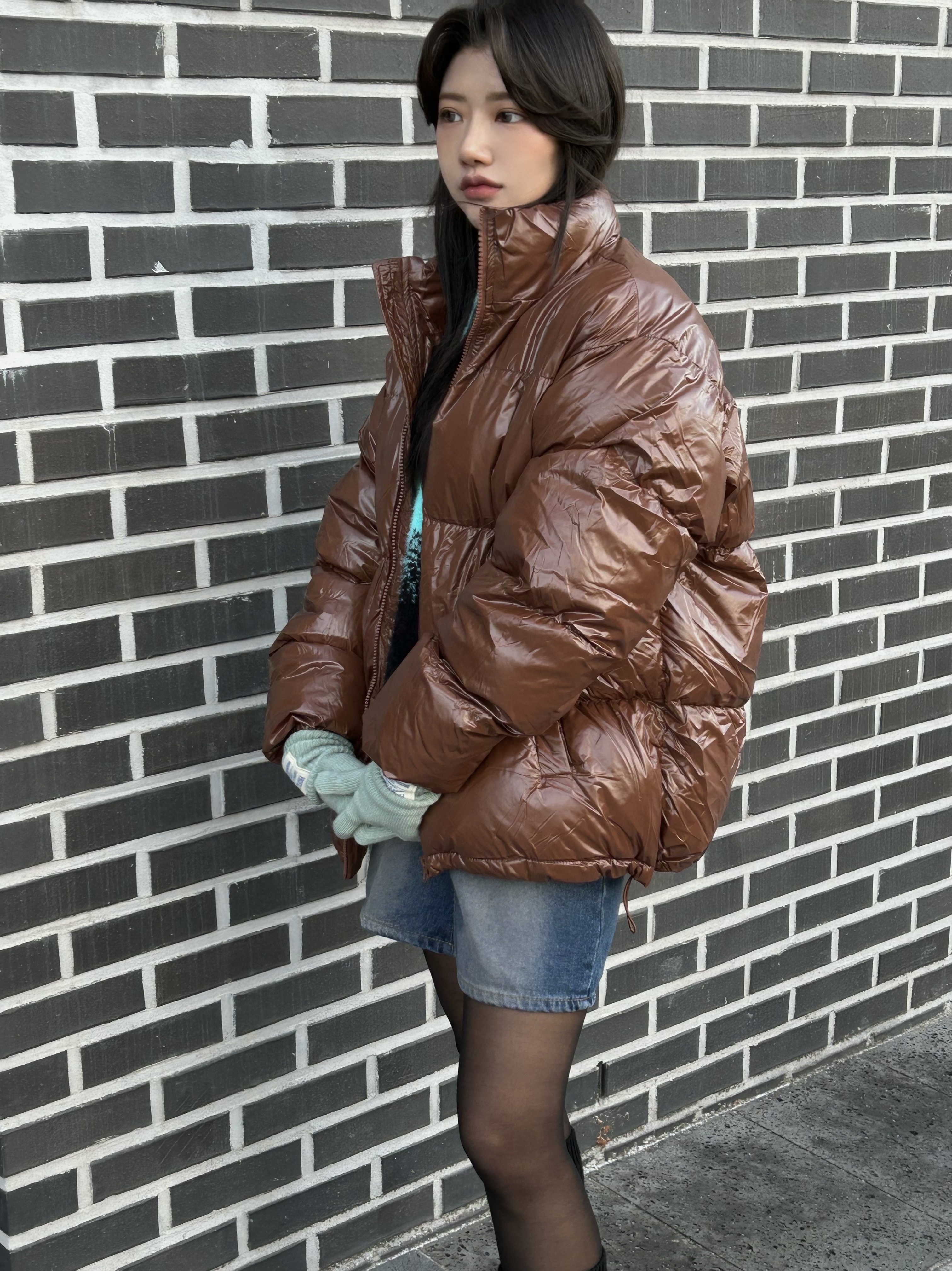 (W) UGG Classic Ultra Mini Boots Antilope 착용 스타일 - 3