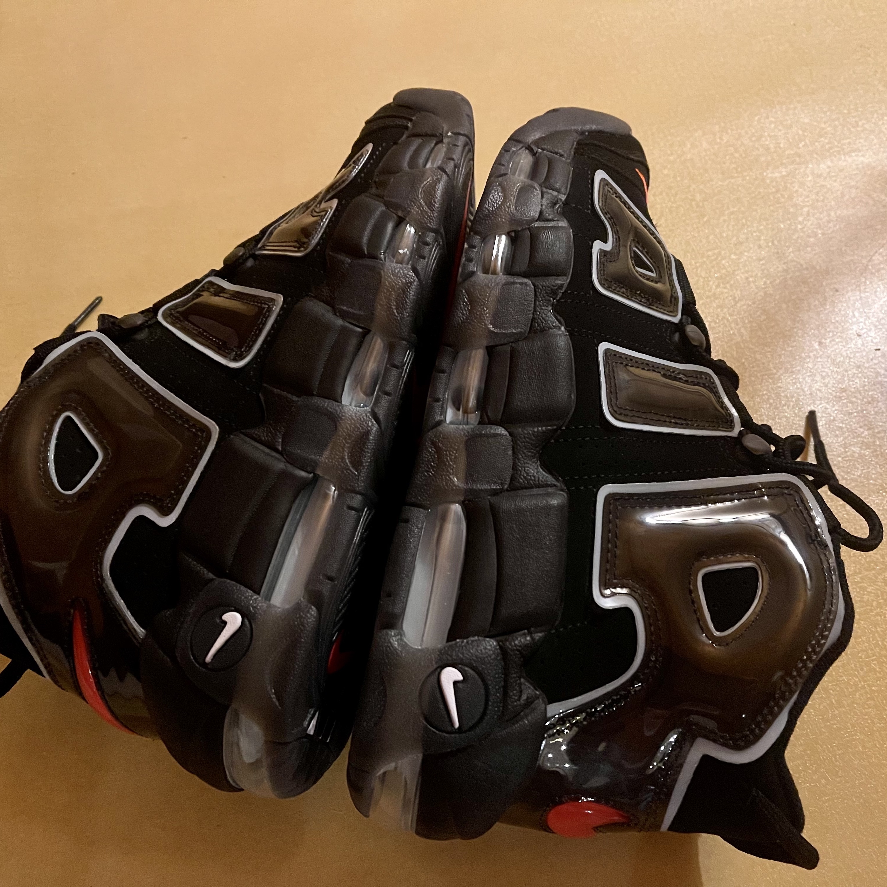 Nike Air More Uptempo 96 Maximum Volume 착용 스타일 - 8