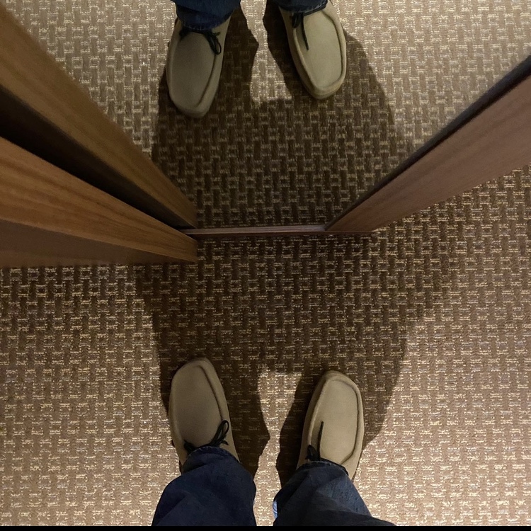 Clarks Wallabee Maple Suede 착용 스타일