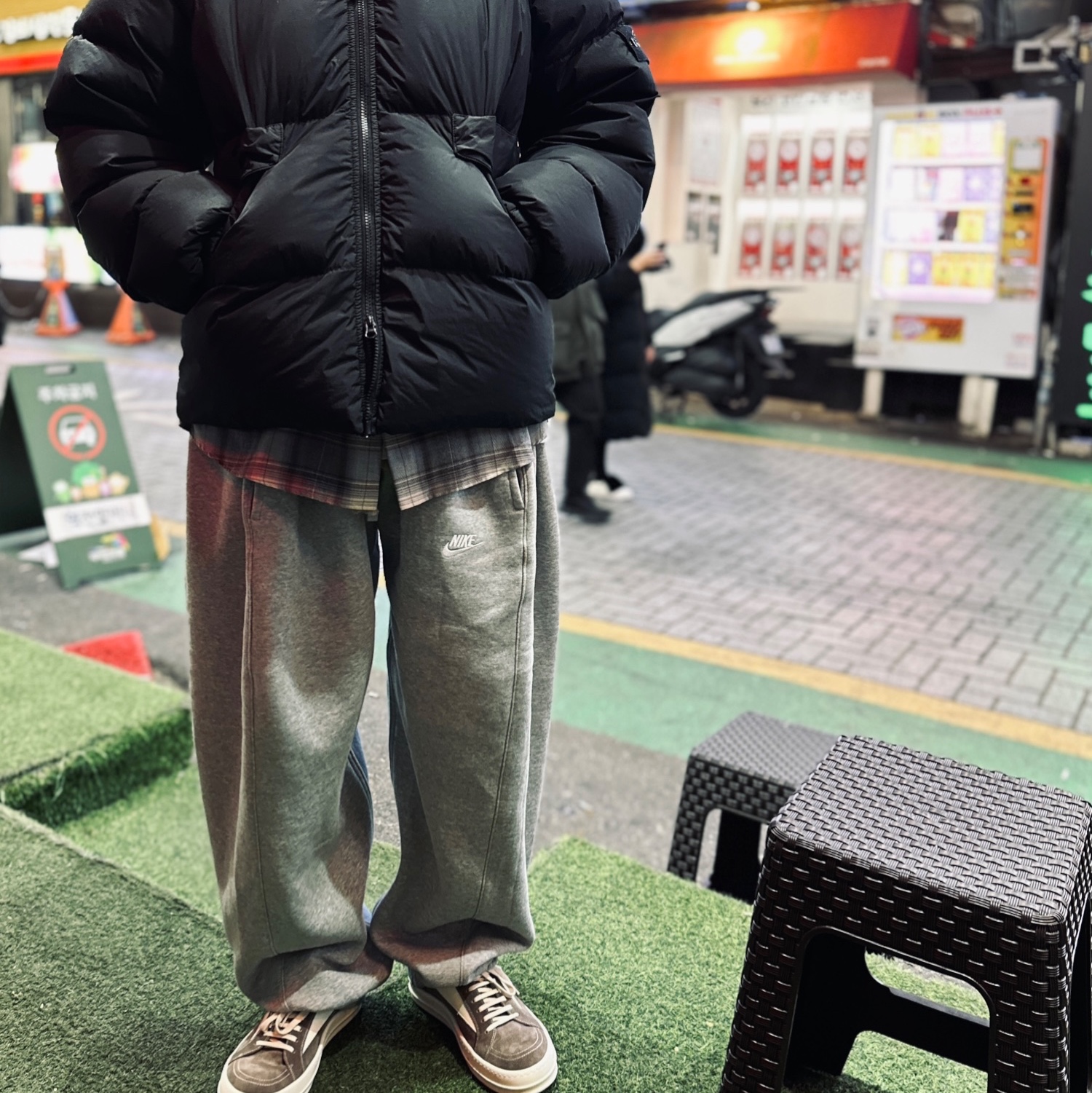 Auralee Super Light Wool Check Shirt Grey Check - 23AW, Stone Island 40623 Garment Dyed Crinkle Reps Recycled Nylon Down Jacket Black - 23FW 착용 스타일 - 1