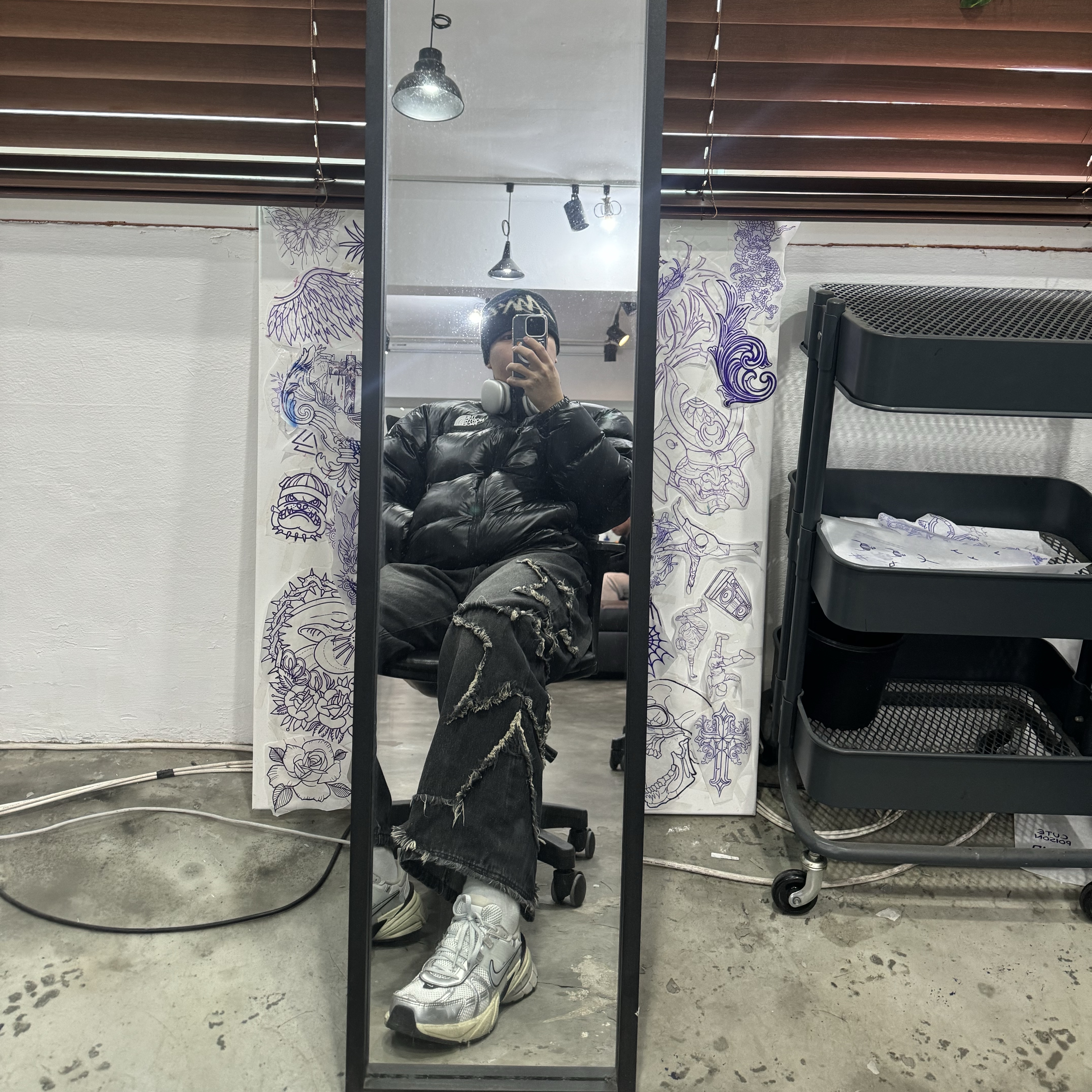 The North Face Quantum Nuptse Jacket Black, Stussy Brushed Out Stock Skullcap Beanie Black 착용 스타일
