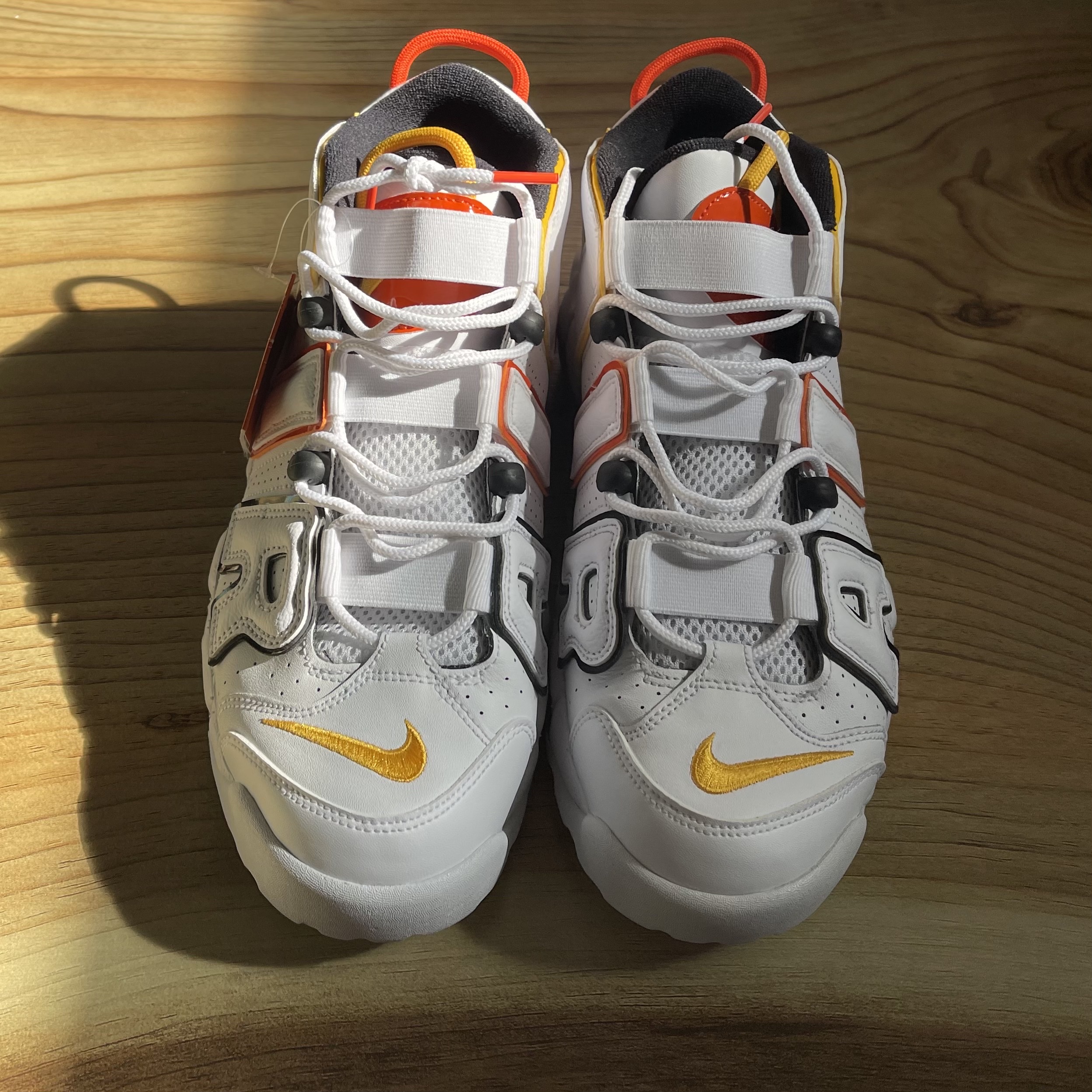 Nike Air More Uptempo Rayguns 착용 스타일 - 4