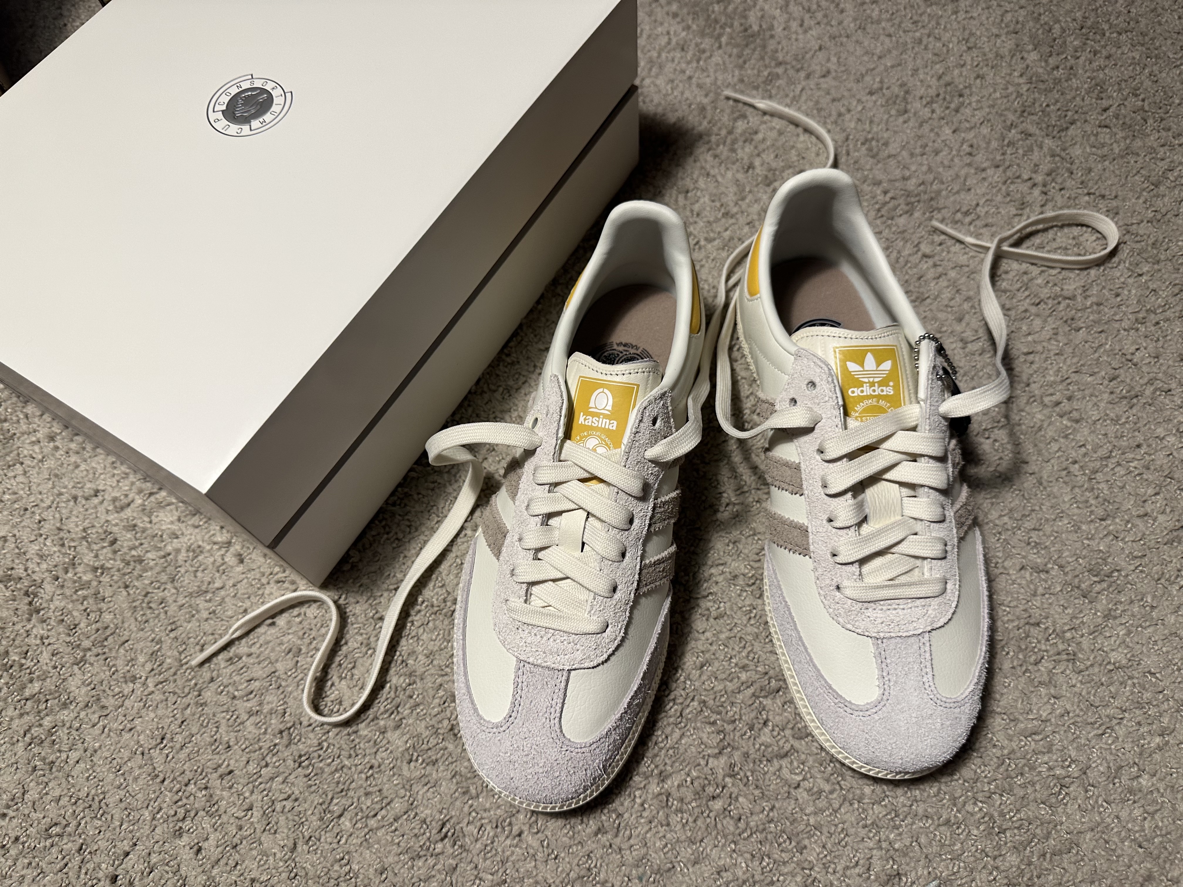 Adidas x Kasina Samba Consortium Cup Off White Trace Khaki 착용 스타일 - 8