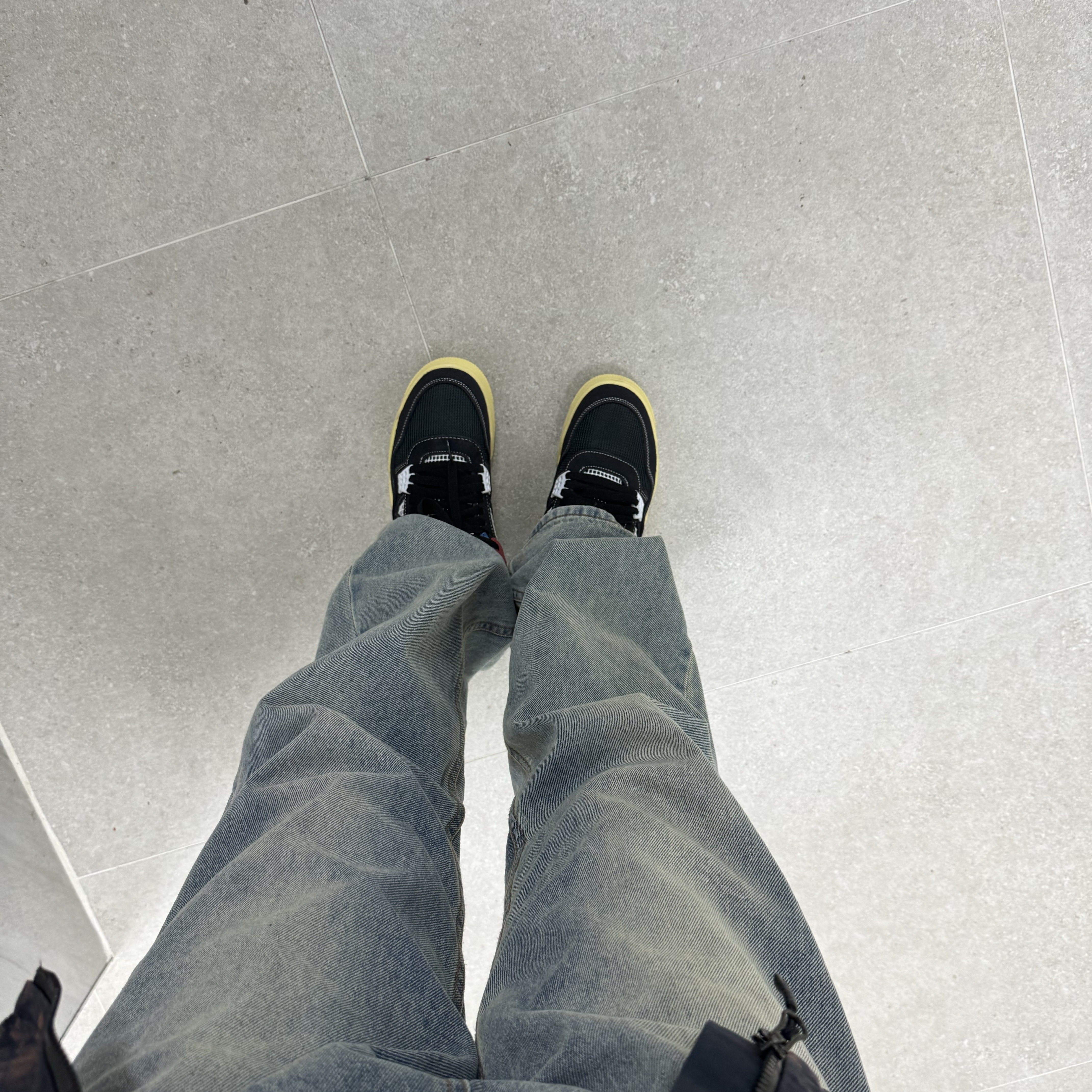 Jordan 4 x Union Retro Off Noir, Supreme x The North Face Taped Seam Shell Jacket Times Square - 22FW 착용 스타일 - 2