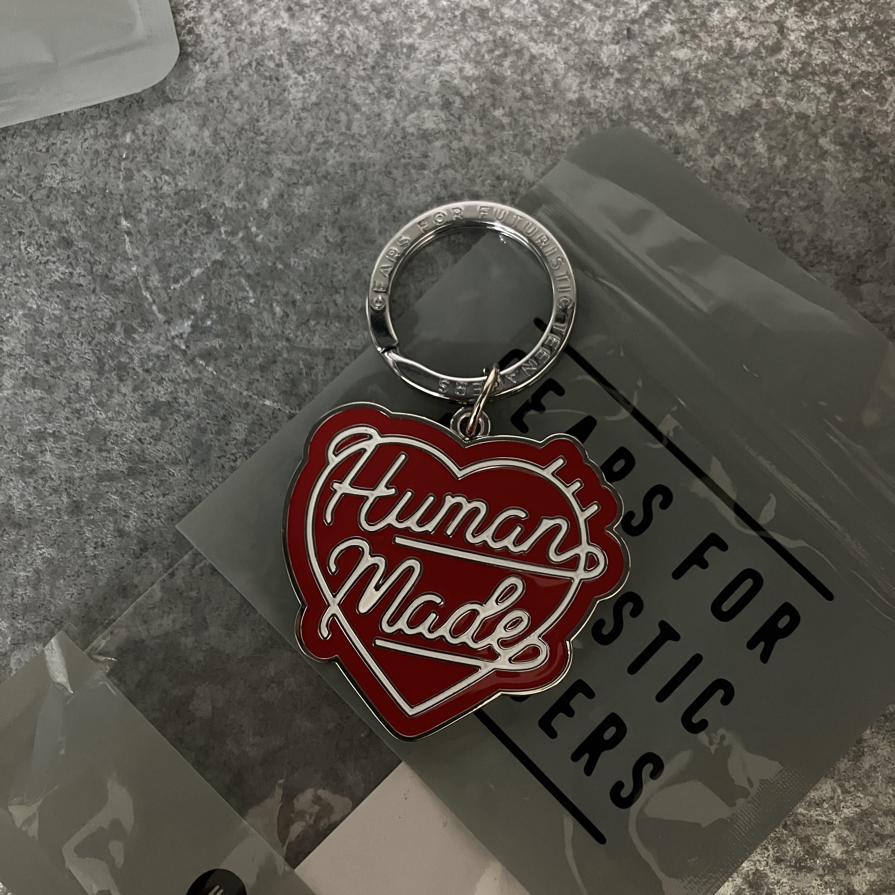 Human Made Heart Keyring Red 착용 스타일
