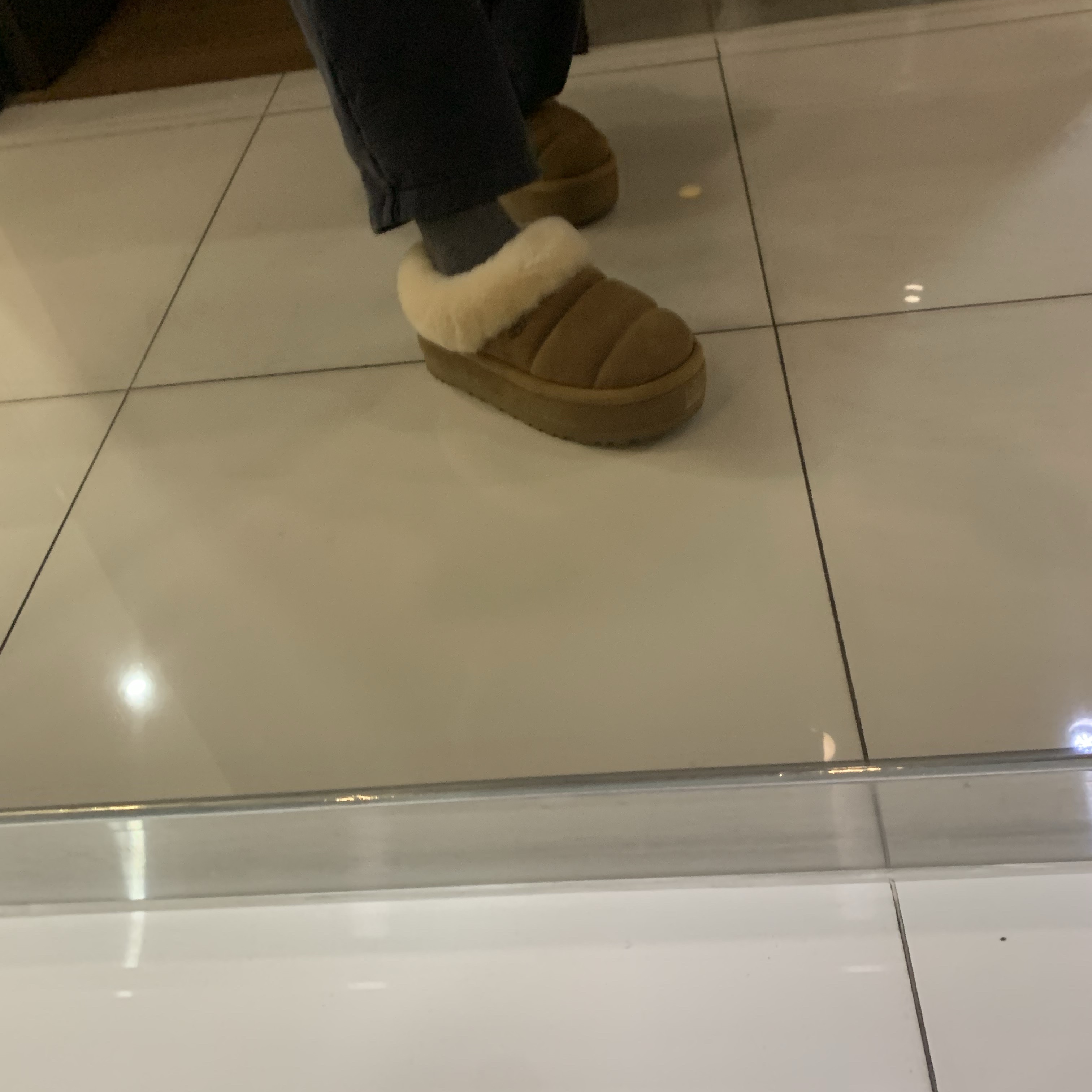 (W) UGG Tazzlita Chestnut 착용 스타일 - 4