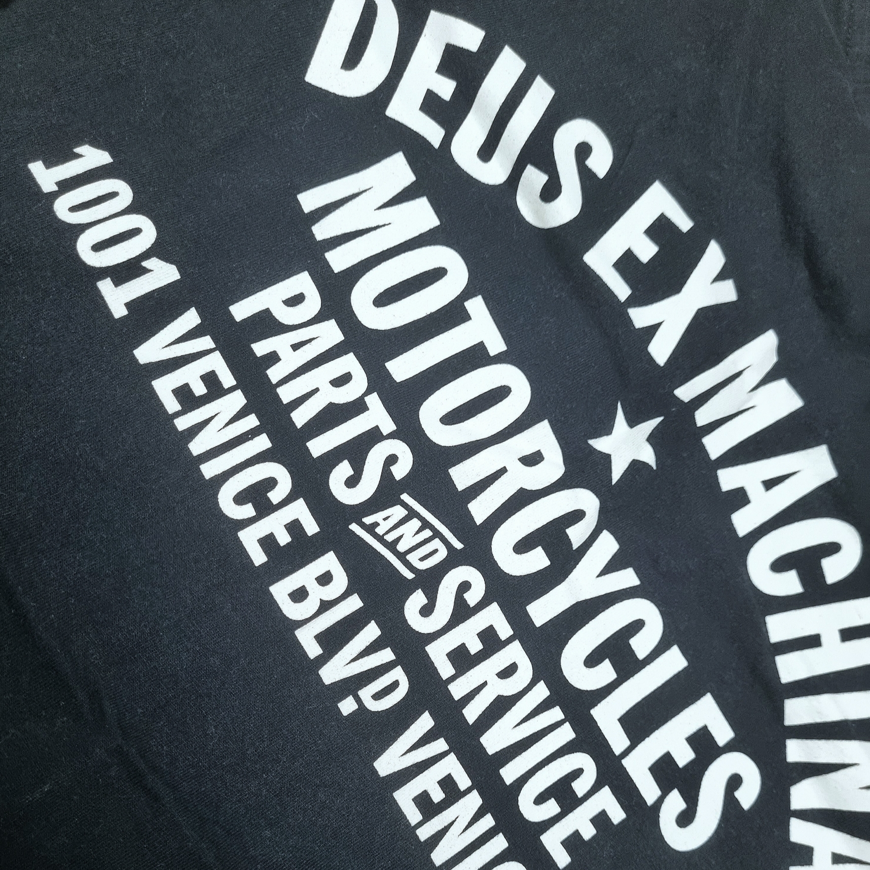 Deus Ex Machina Venice Address T-Shirt Black 착용 스타일