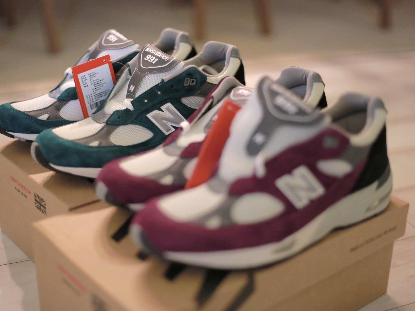 New Balance 991 Made in UK Bright Renaissance Pacific, New Balance 991 Made in UK Bright Renaissance Grape Juice 착용 스타일 - 5