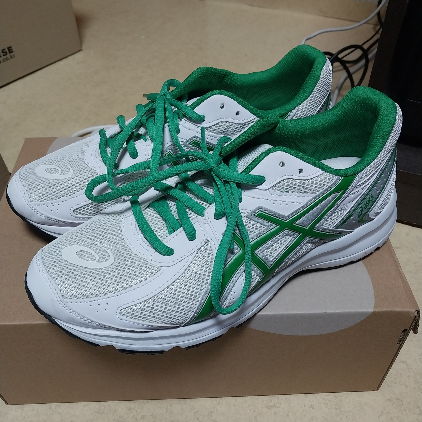 Asics Jog 100 S White Green - 2E Wide 착용 스타일